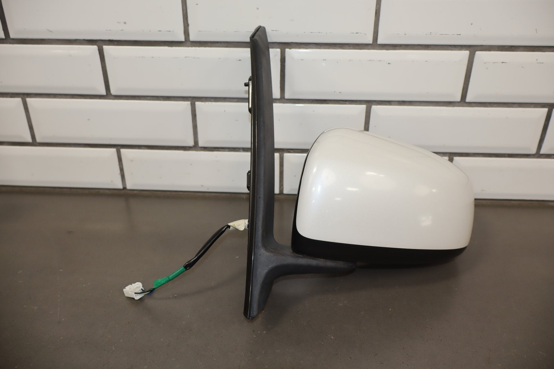 2012-2014 Mitsubishi i-MiEV- Left Door Mirror