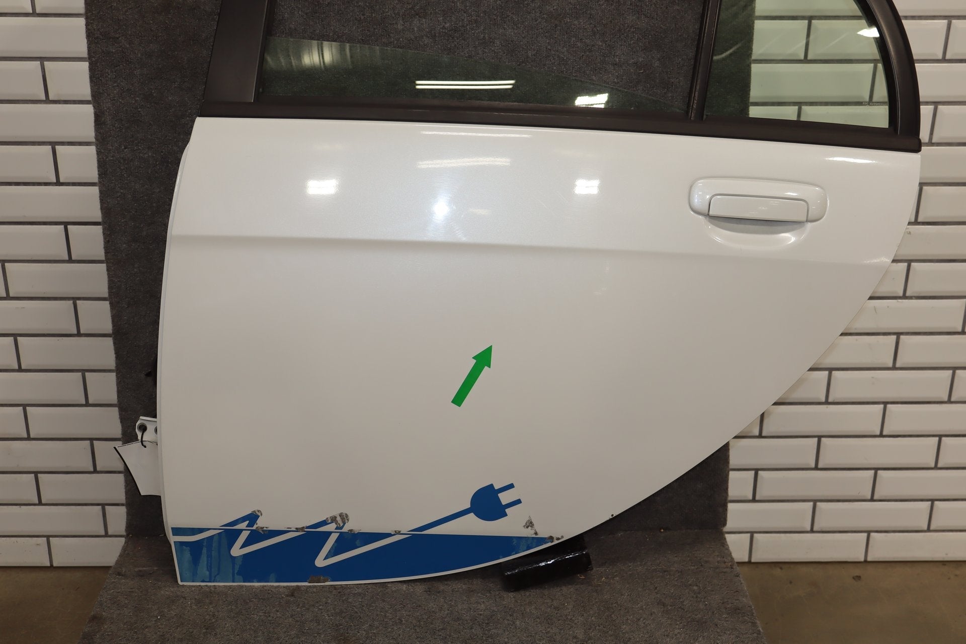 2012-2014 Mitsubishi i-MiEV Left Rear Door Diamond White Pearl ( W13 )