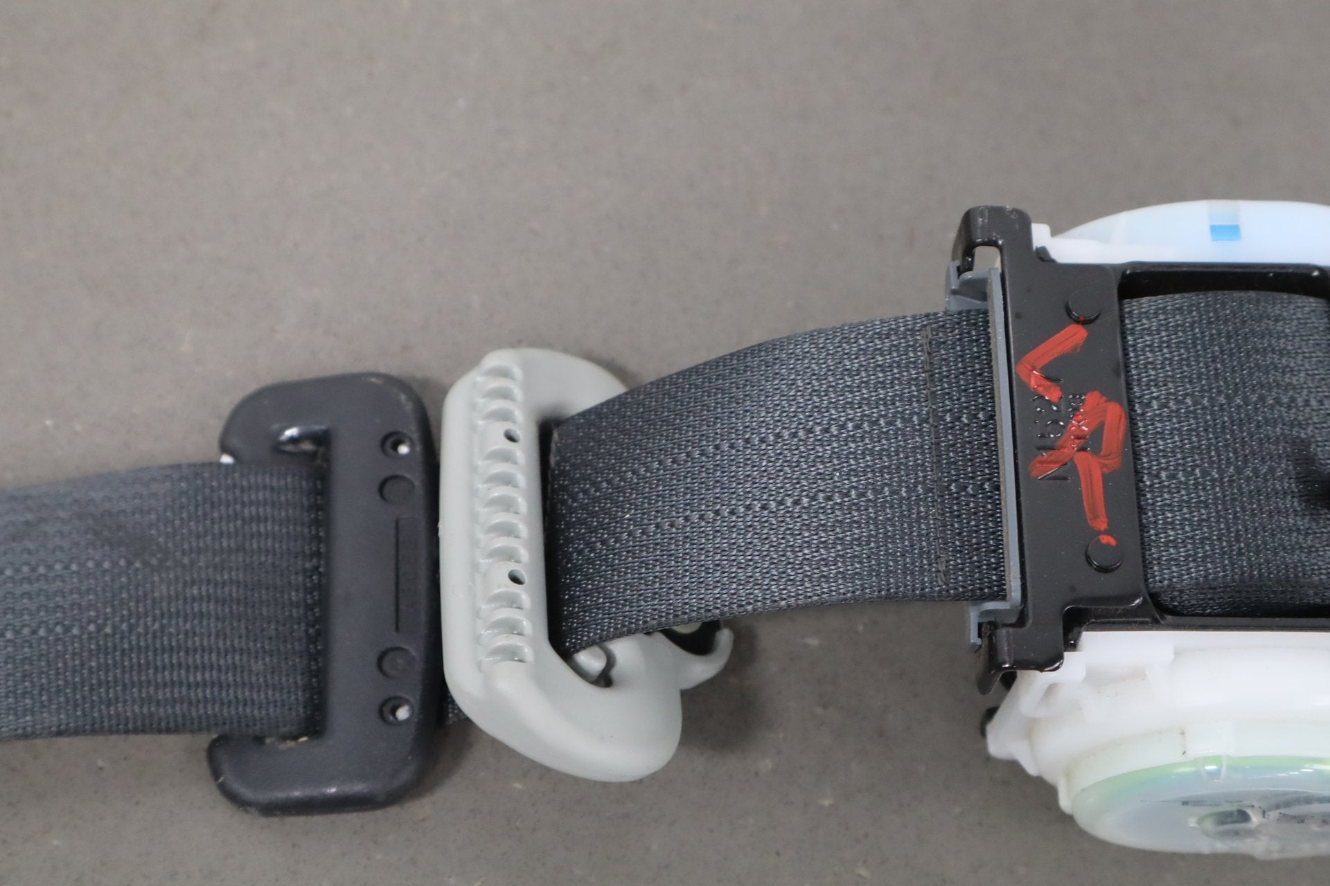 2012-2014 Mitsubishi i-MiEV- Left Rear Seat Belt