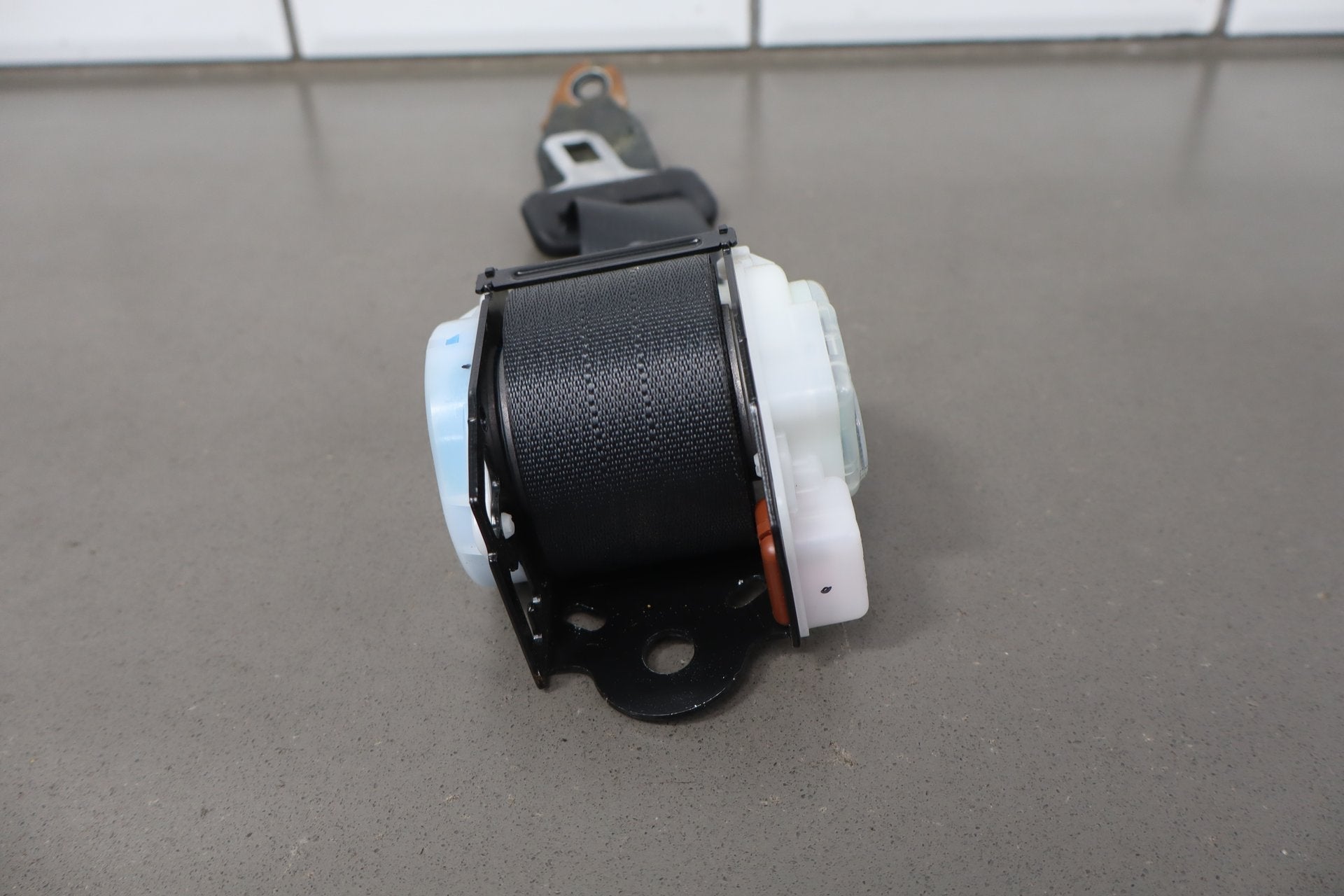 2012-2014 Mitsubishi i-MiEV- Left Rear Seat Belt