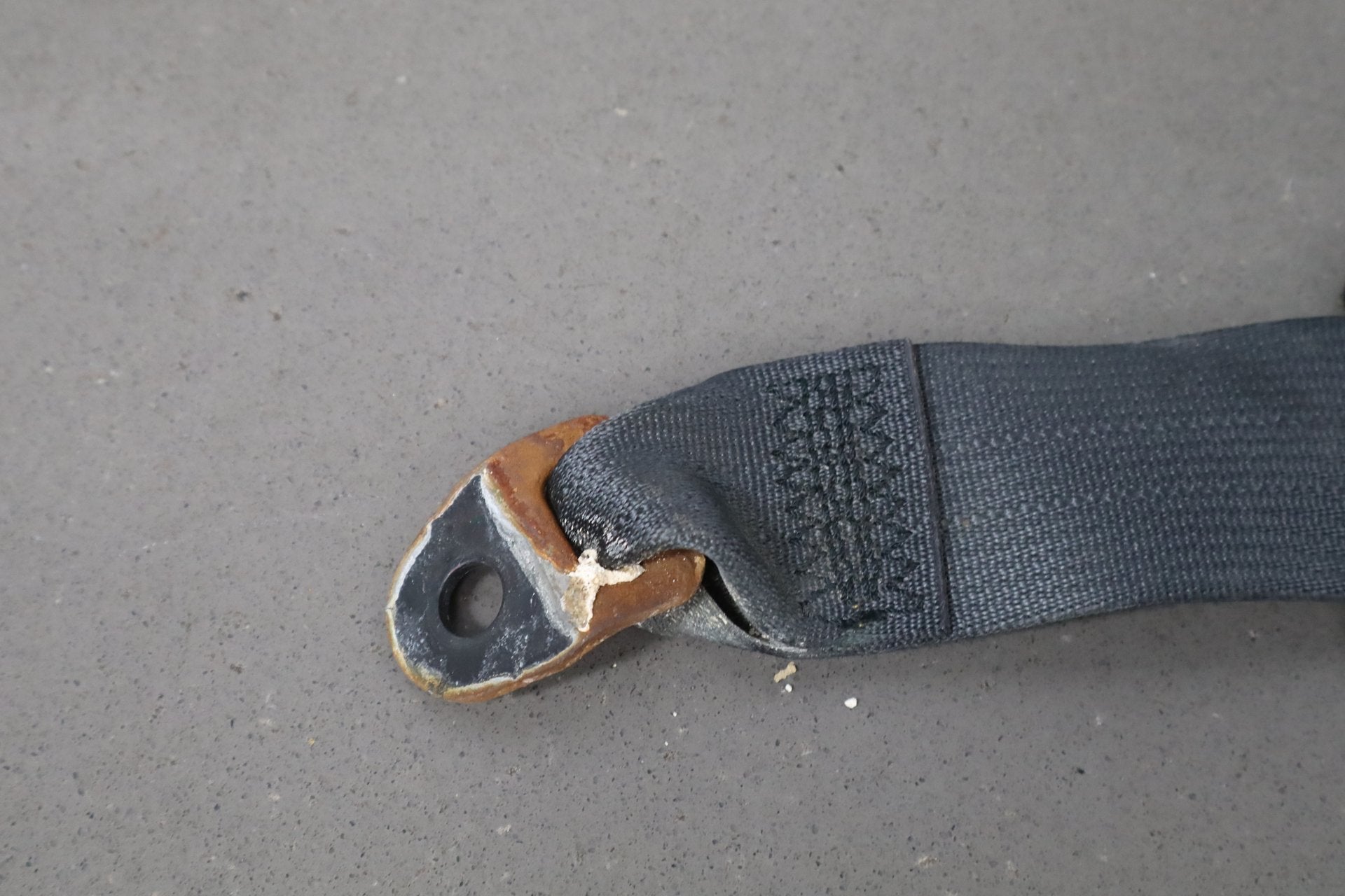 2012-2014 Mitsubishi i-MiEV- Left Rear Seat Belt