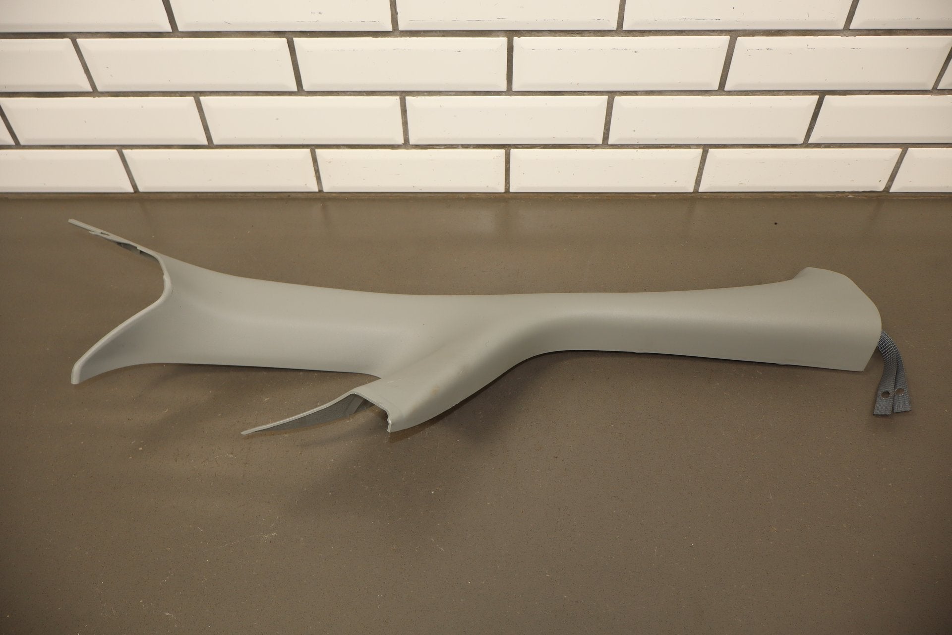 2012-2014 Mitsubishi i-MiEV Pair A Pillar Trim Grey 83P
