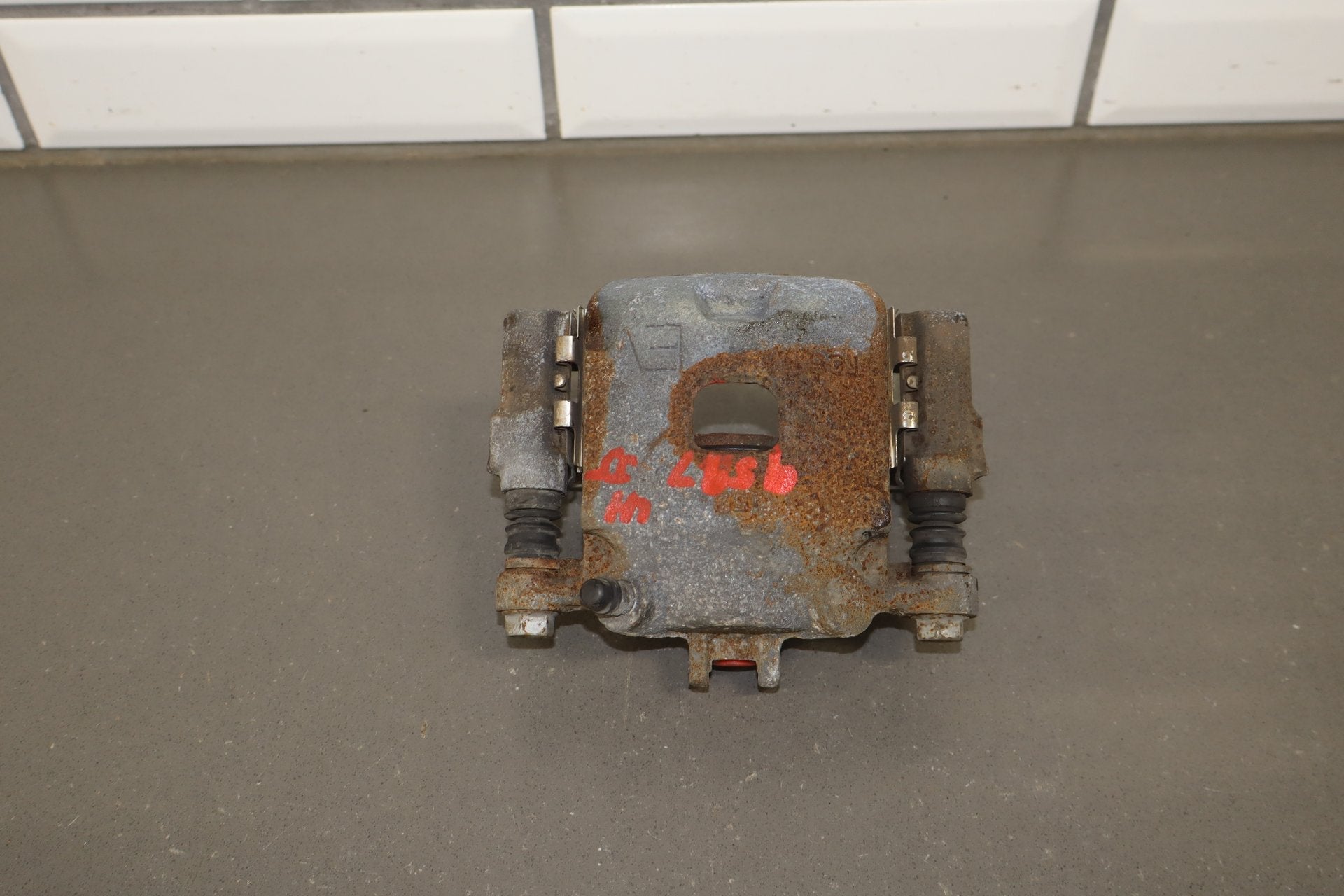 2012-2014 Mitsubishi i-MiEV Pair- Front Calipers OEM