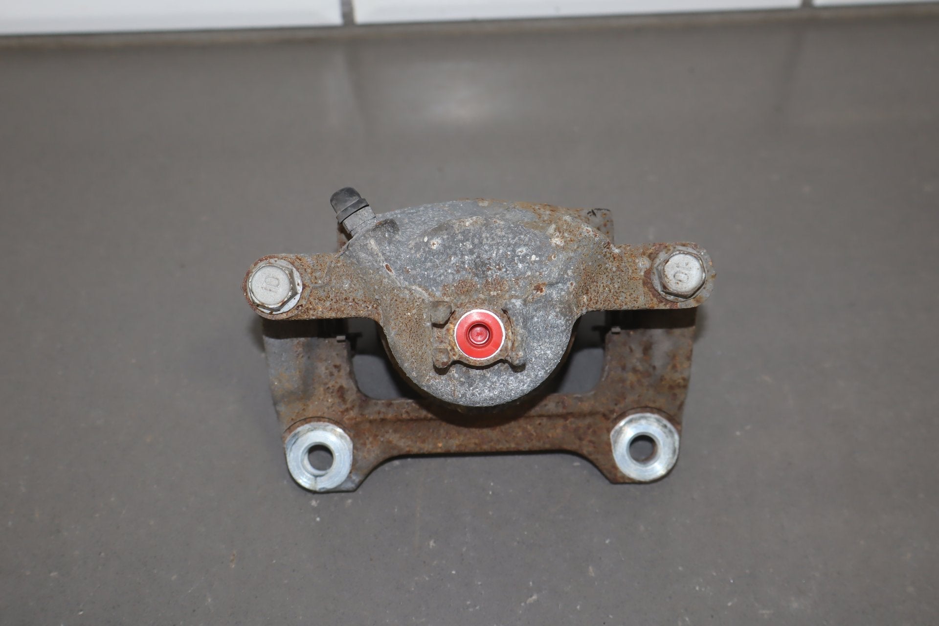 2012-2014 Mitsubishi i-MiEV Pair- Front Calipers OEM