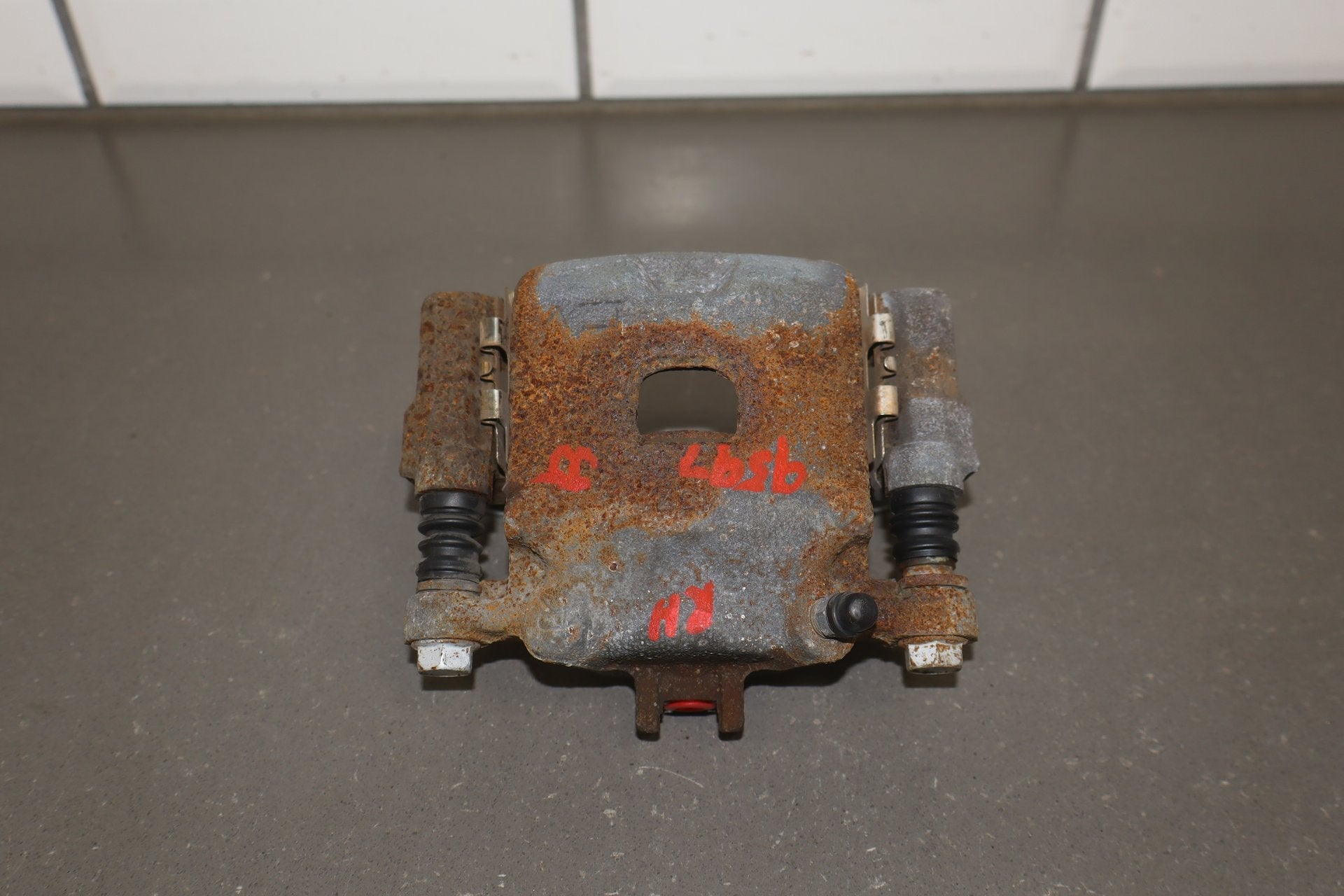 2012-2014 Mitsubishi i-MiEV Pair- Front Calipers OEM