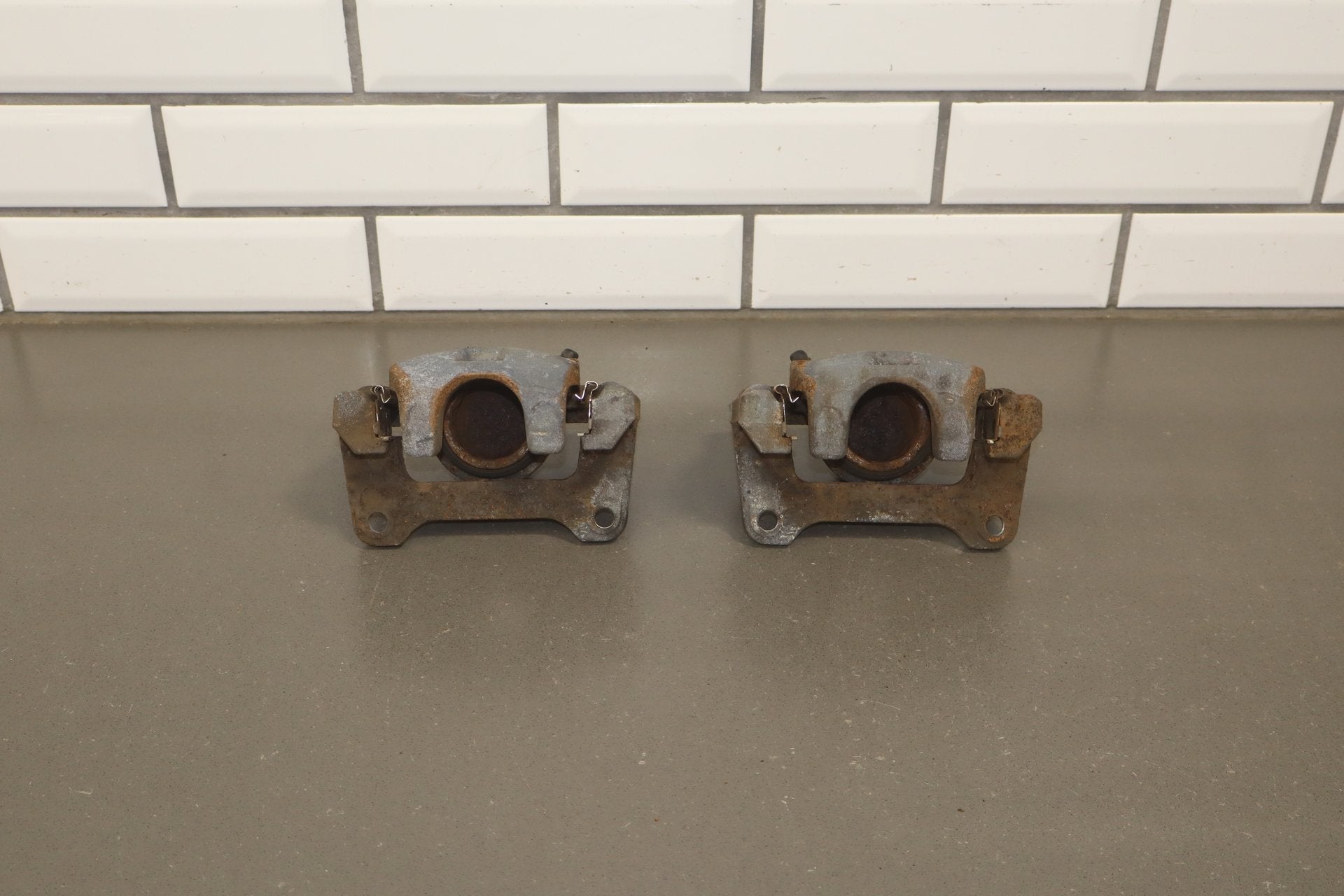 2012-2014 Mitsubishi i-MiEV Pair- Front Calipers OEM
