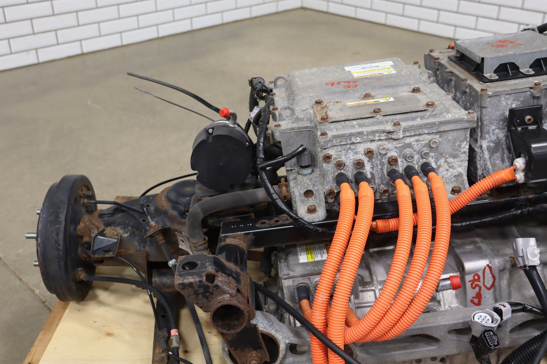 2012-2014 Mitsubishi i-MiEV Rear Drive Unit Electric Motor &amp; Suspension Dropout