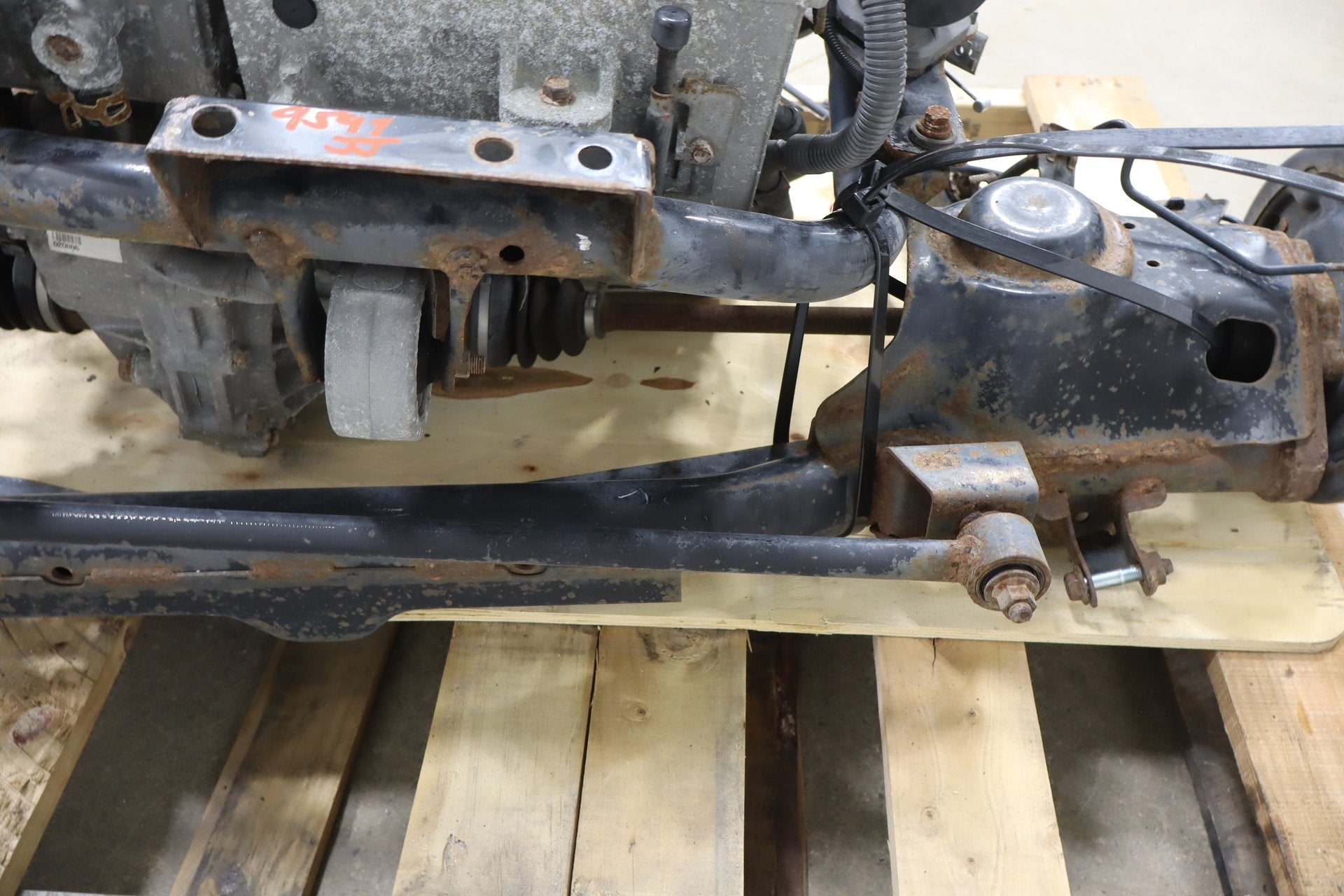 2012-2014 Mitsubishi i-MiEV Rear Drive Unit Electric Motor &amp; Suspension Dropout