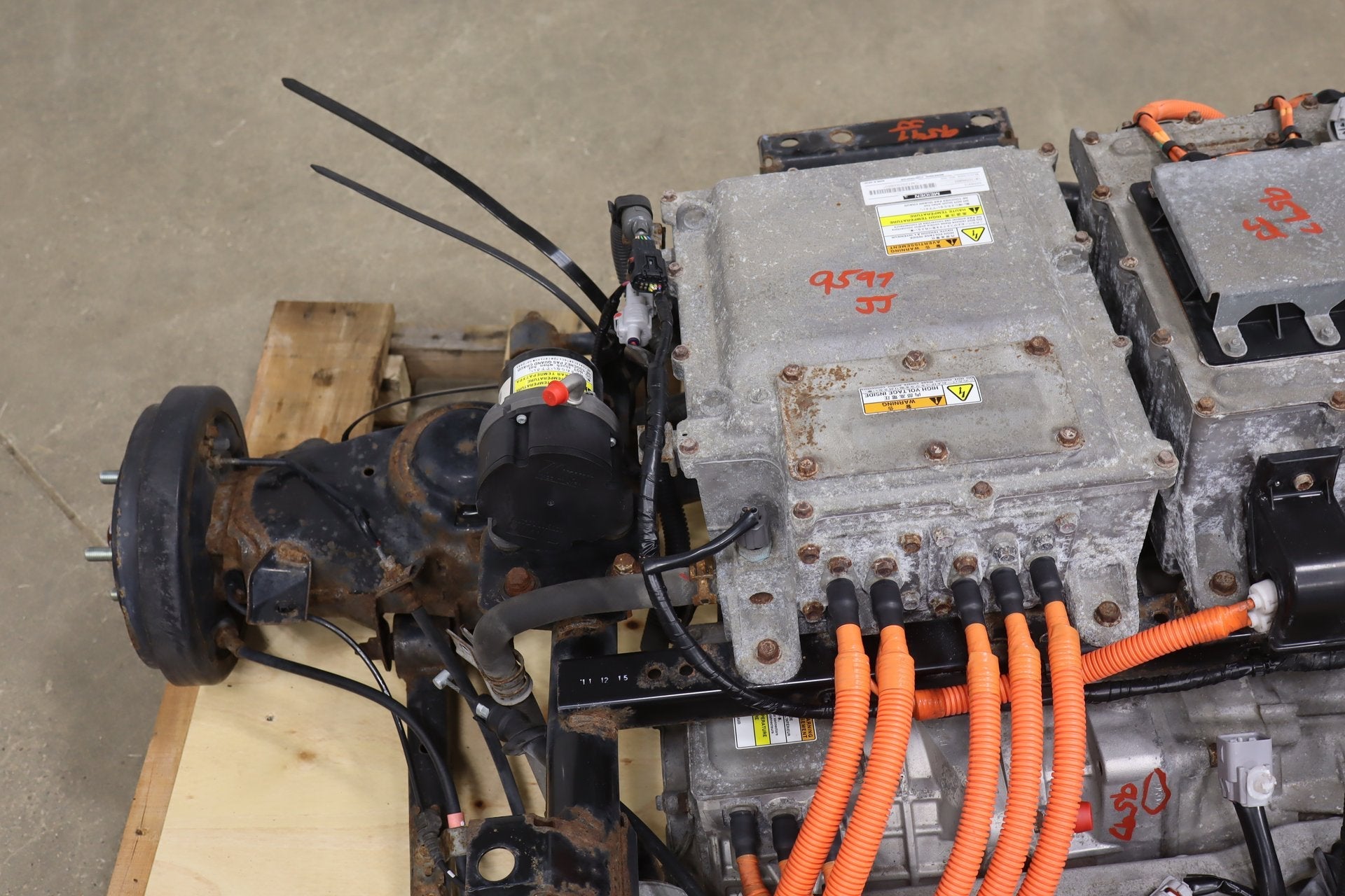 2012-2014 Mitsubishi i-MiEV Rear Drive Unit Electric Motor &amp; Suspension Dropout