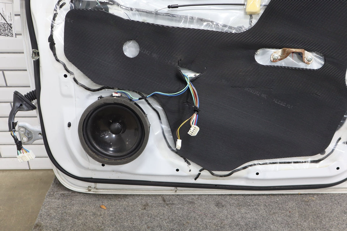 2012-2014 Mitsubishi i-MiEV Right Front Door Diamond White Pearl W13