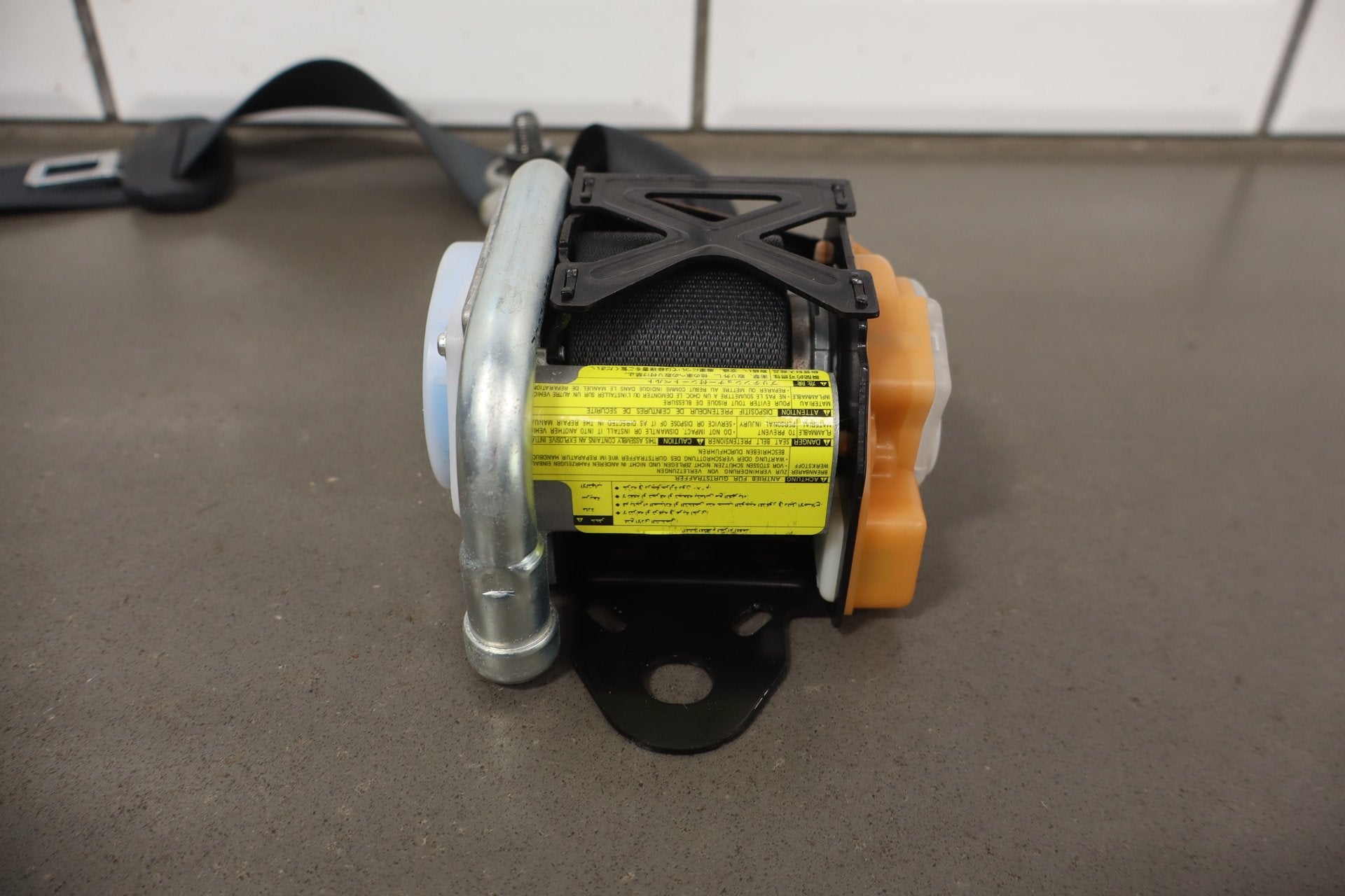 2012-2014 Mitsubishi i-MiEV- Right Front Seat Belt
