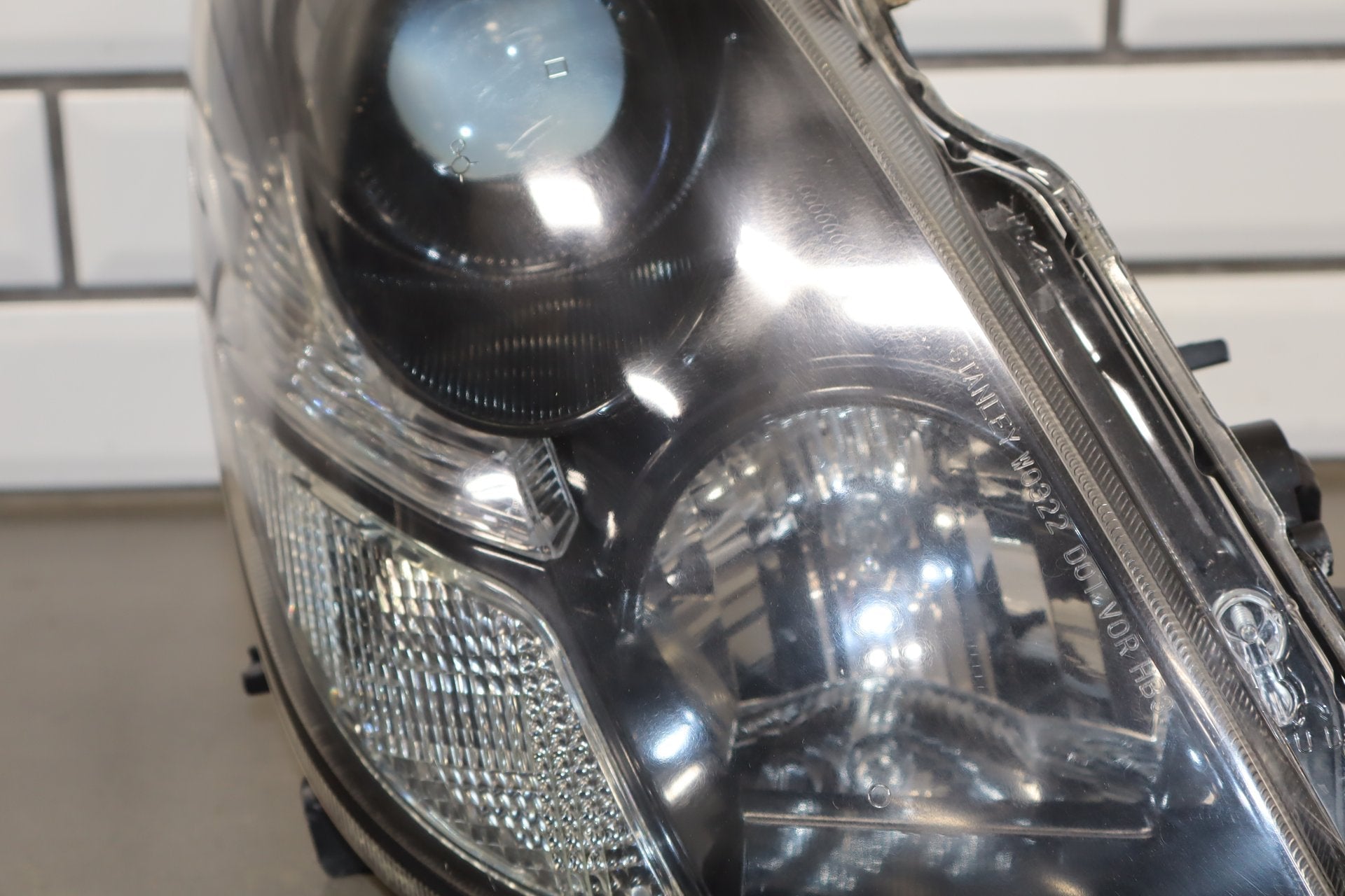 2012-2014 Mitsubishi i-MiEV Right Headlamp OEM