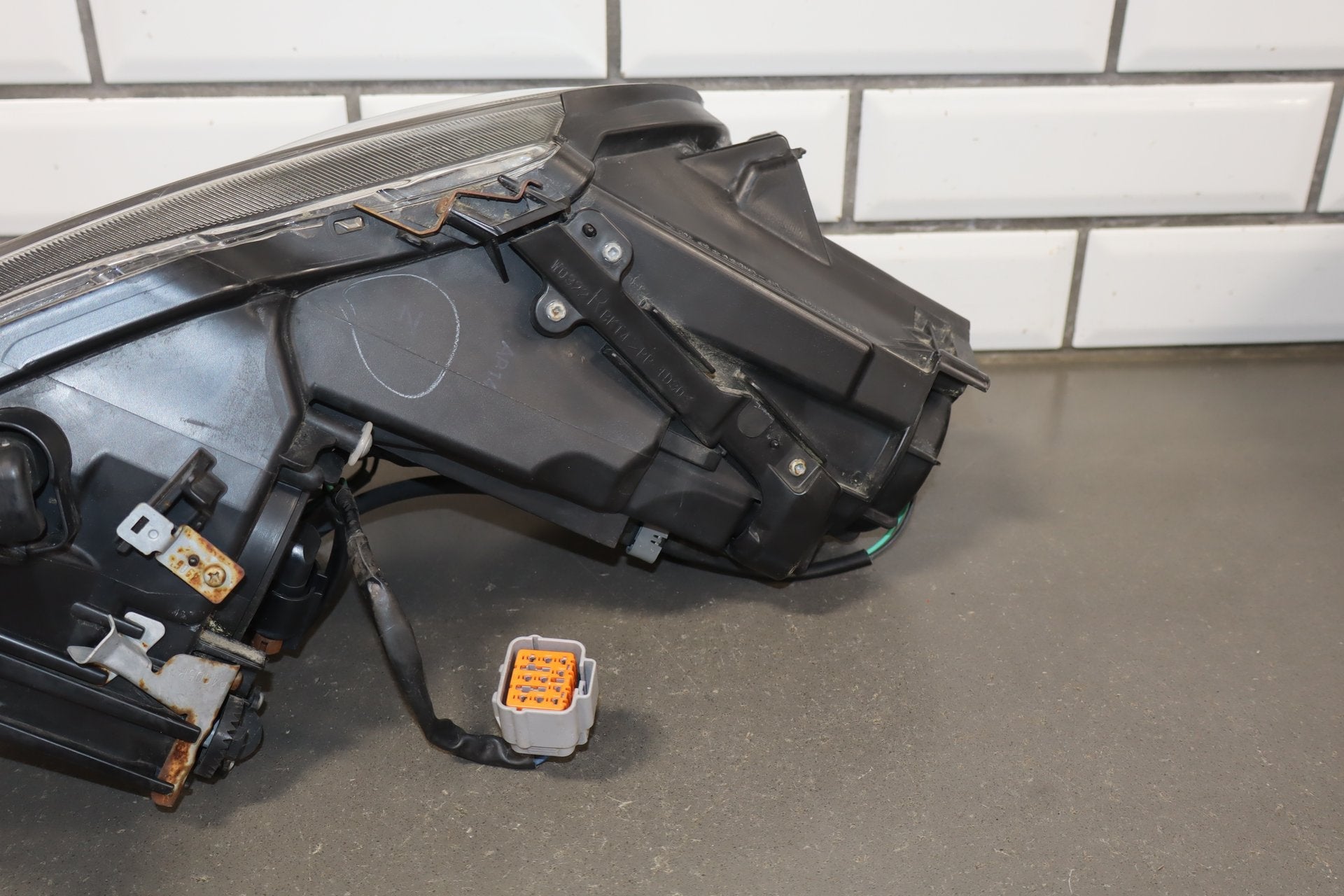 2012-2014 Mitsubishi i-MiEV Right Headlamp OEM