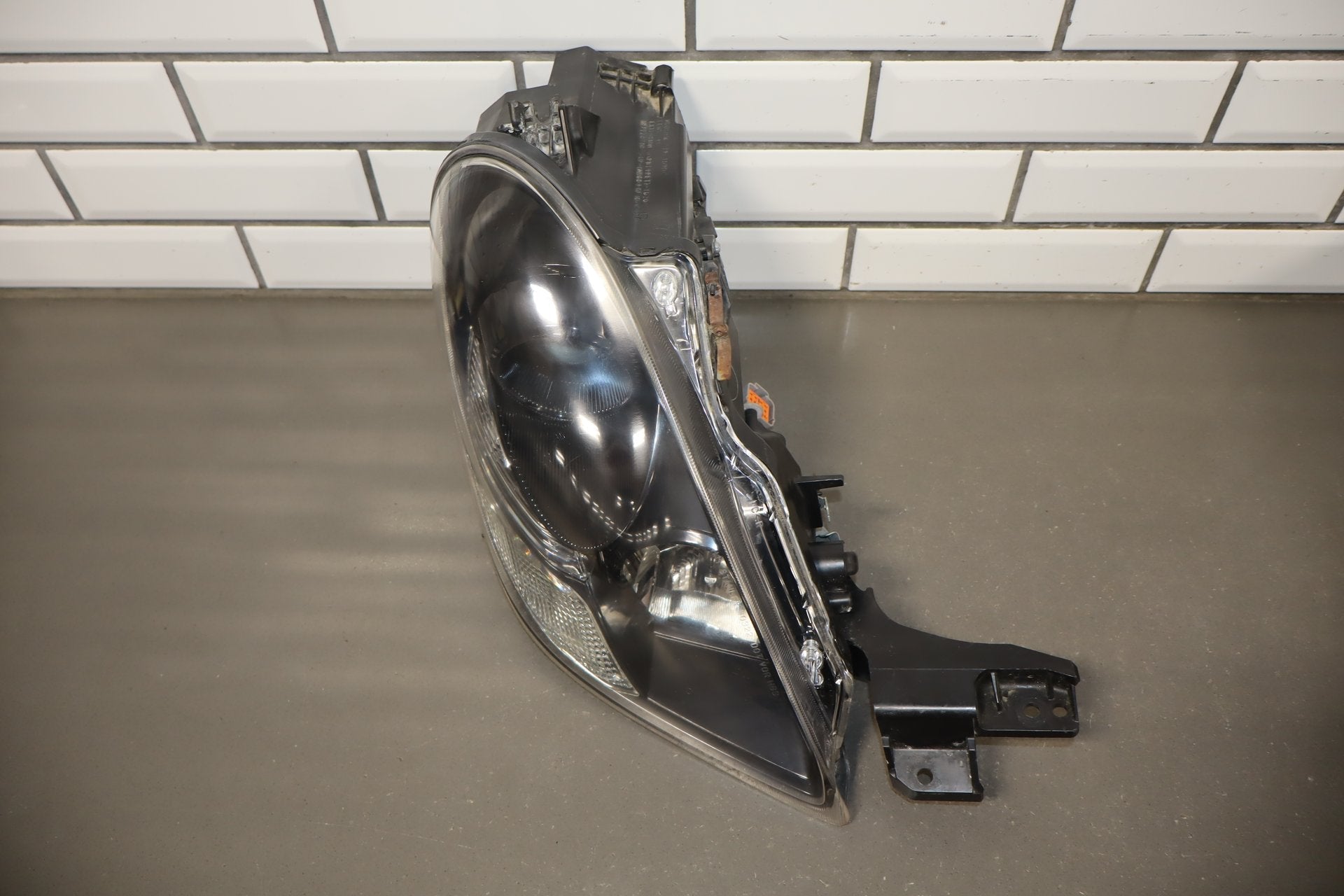 2012-2014 Mitsubishi i-MiEV Right Headlamp OEM