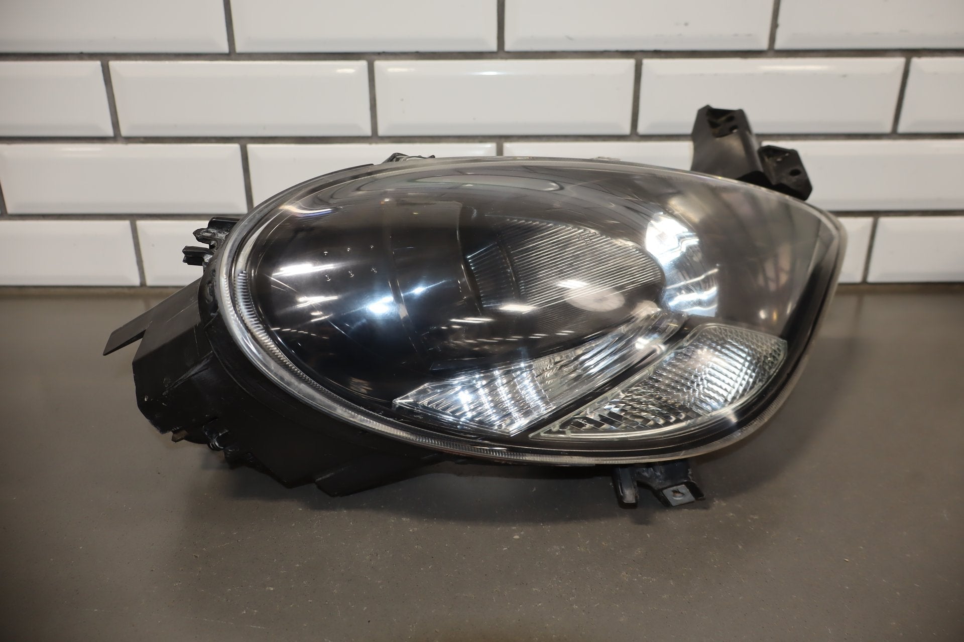 2012-2014 Mitsubishi i-MiEV Right Headlamp OEM