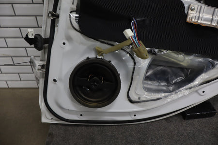 2012-2014 Mitsubishi i-MiEV Right Rear Door Diamond White Pearl ( W13 )