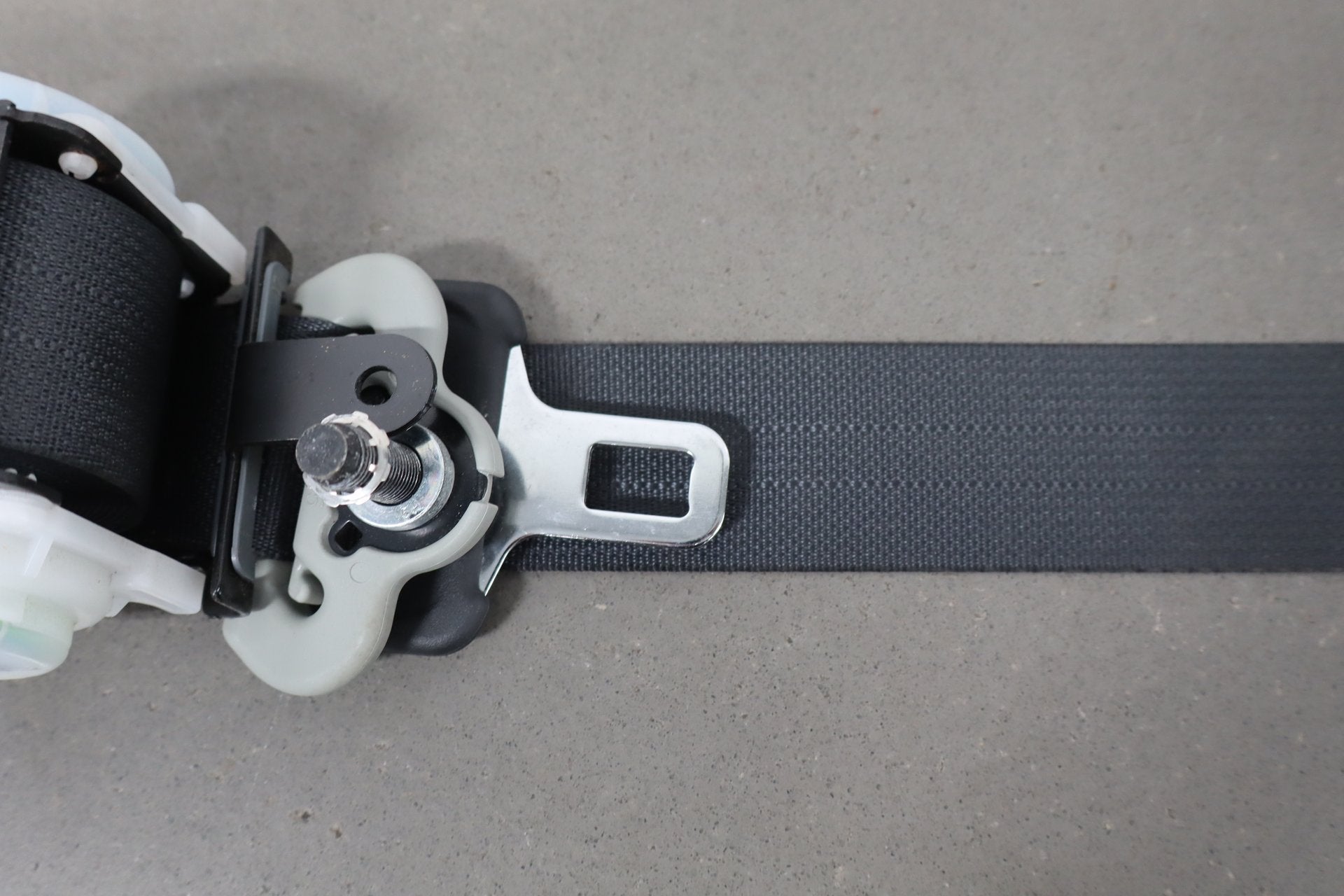 2012-2014 Mitsubishi i-MiEV- Right Rear Seat belt
