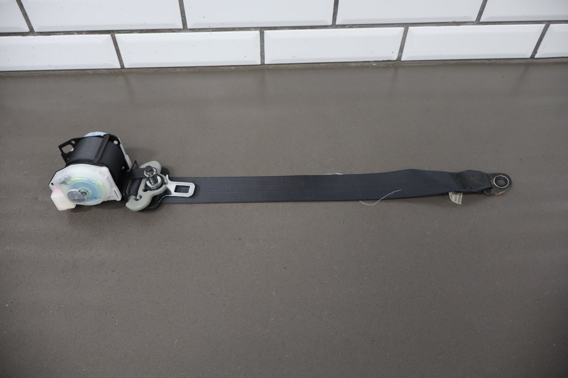 2012-2014 Mitsubishi i-MiEV- Right Rear Seat belt