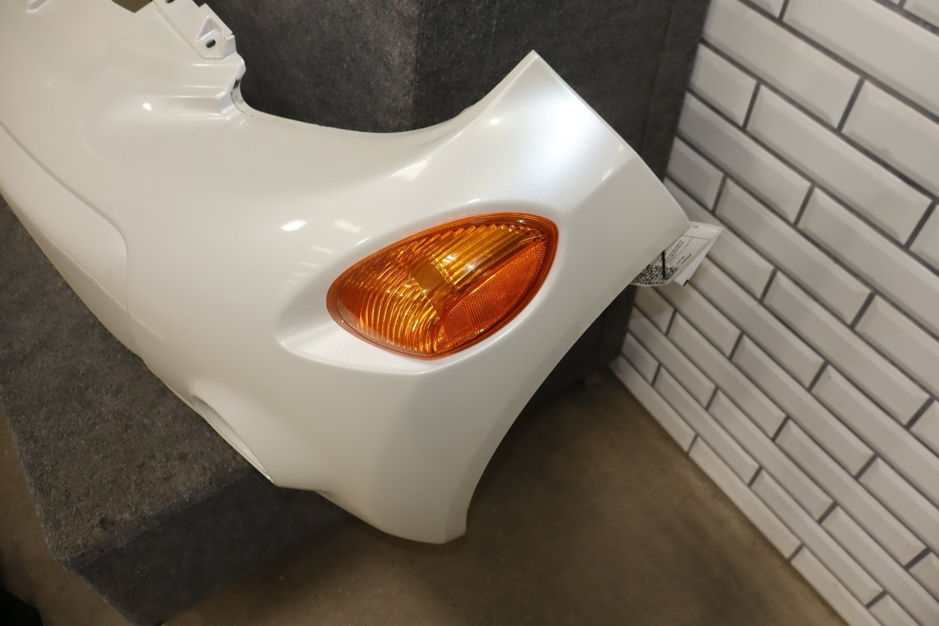 2012-2014 Mitsubishi i-MiEV SE Front Bumper Diamond White Pearl W13