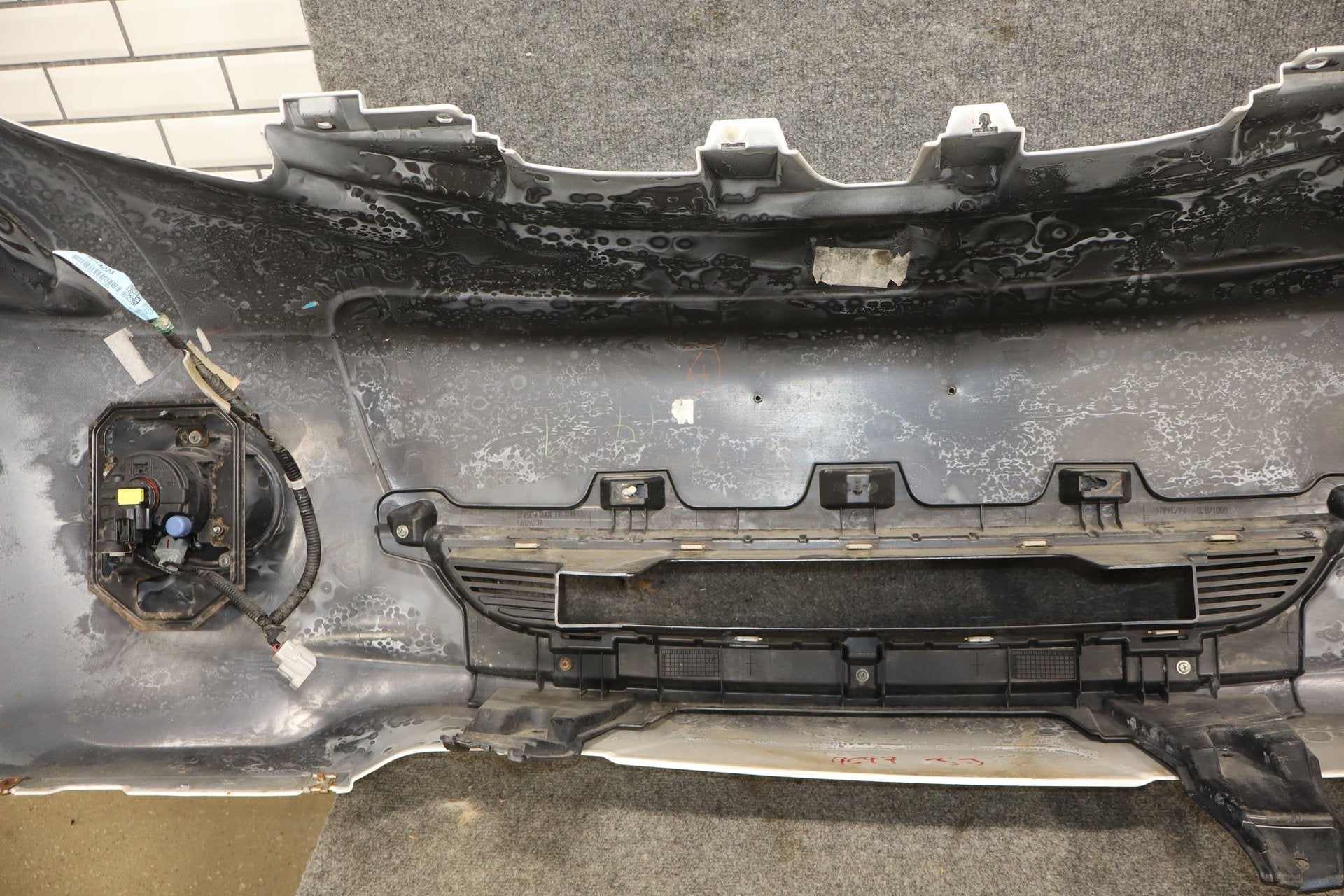 2012-2014 Mitsubishi i-MiEV SE Front Bumper Diamond White Pearl W13