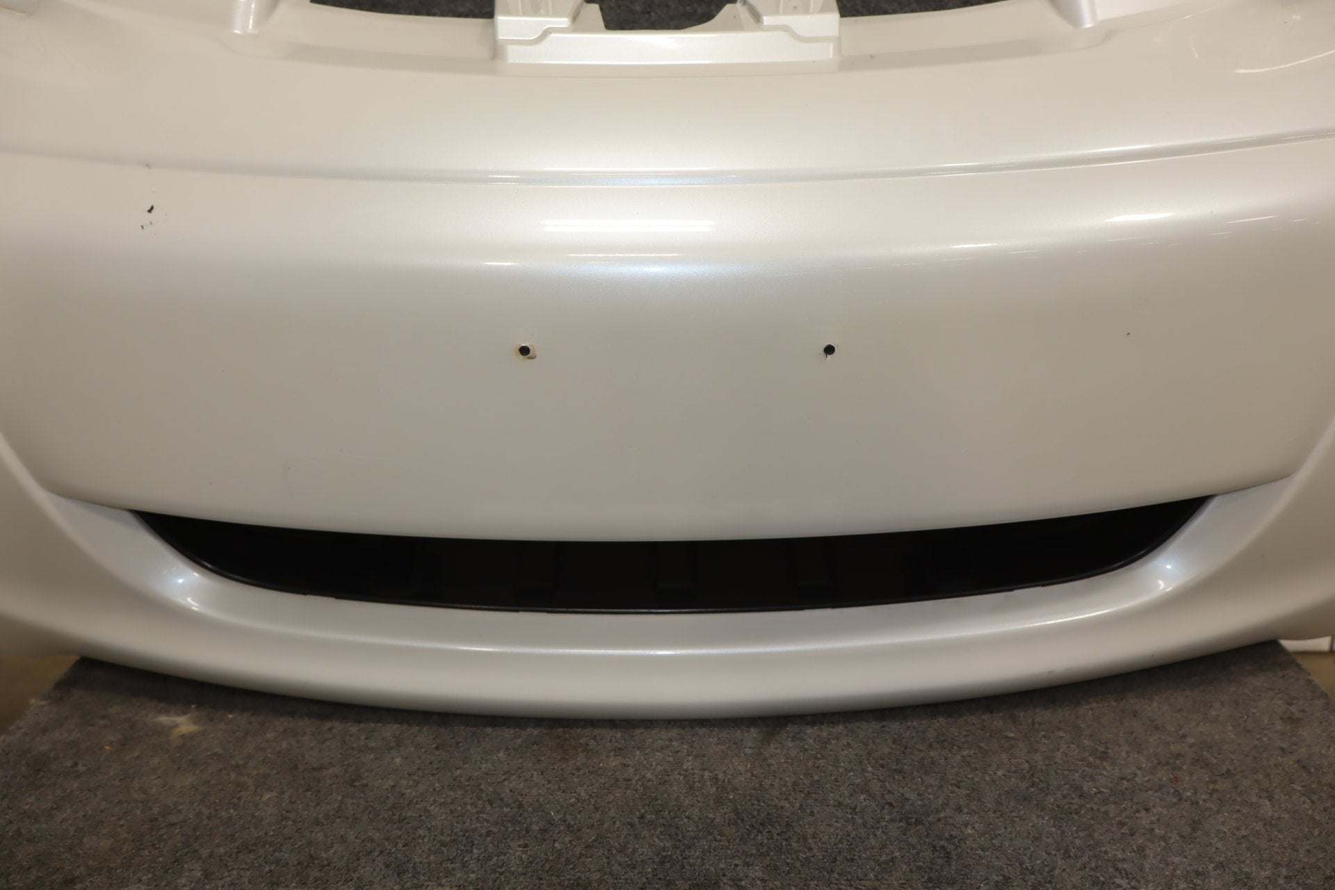 2012-2014 Mitsubishi i-MiEV SE Front Bumper Diamond White Pearl W13