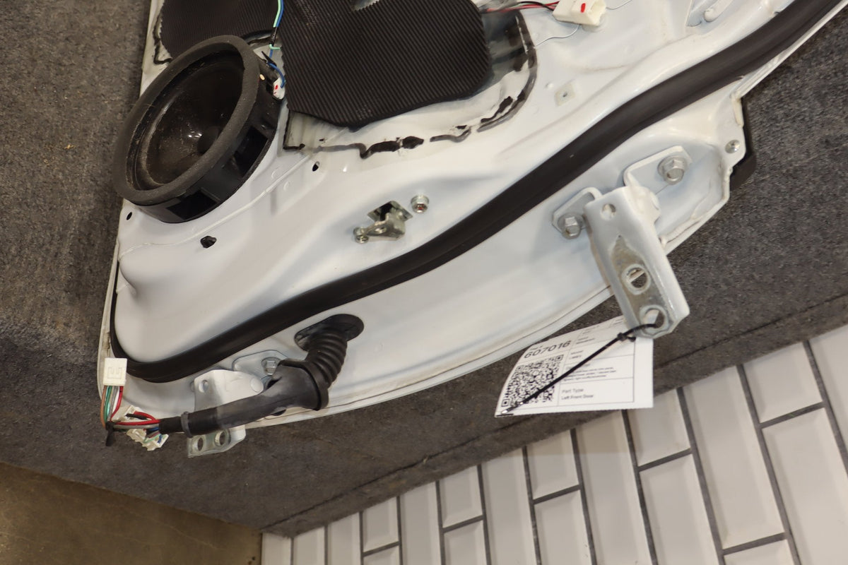 2012-2014 Mitsubishi i-MiEV SE Left Front Door Diamond White Pearl W13