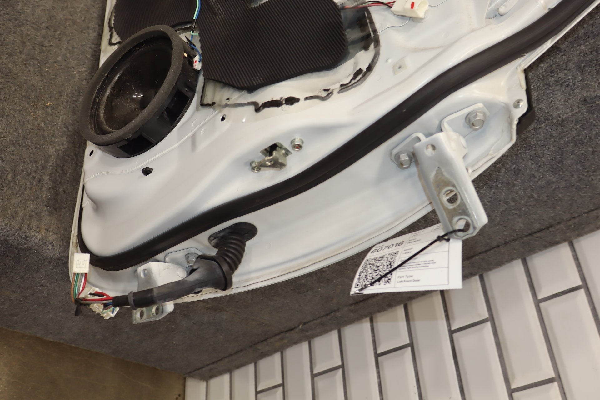 2012-2014 Mitsubishi i-MiEV SE Left Front Door Diamond White Pearl W13