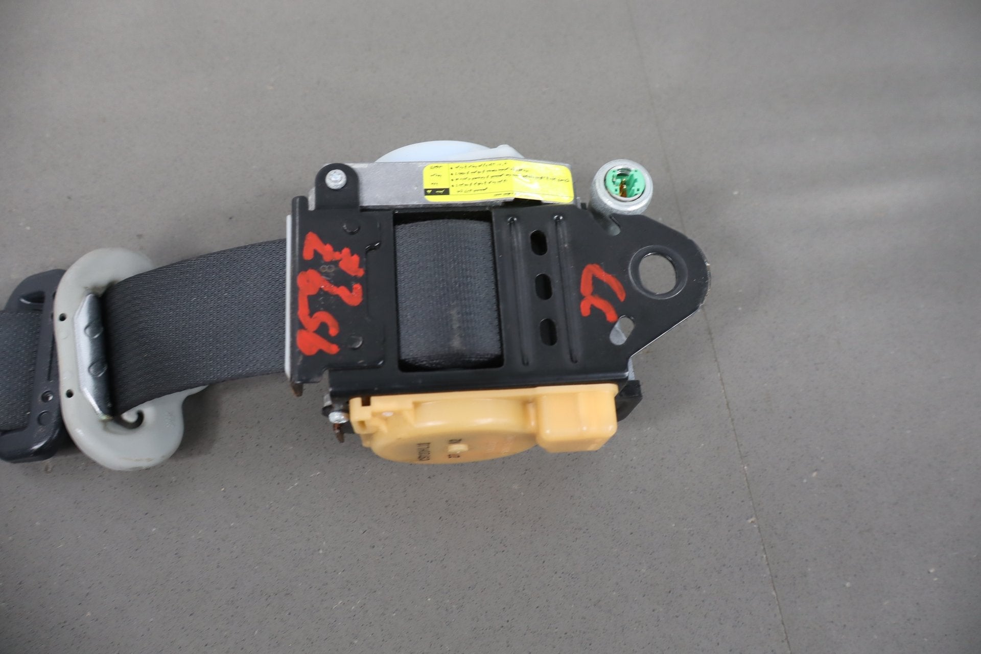 2012-2014 Mitsubishi i-MiEV SE Left Front Seat Belt Brown 83P