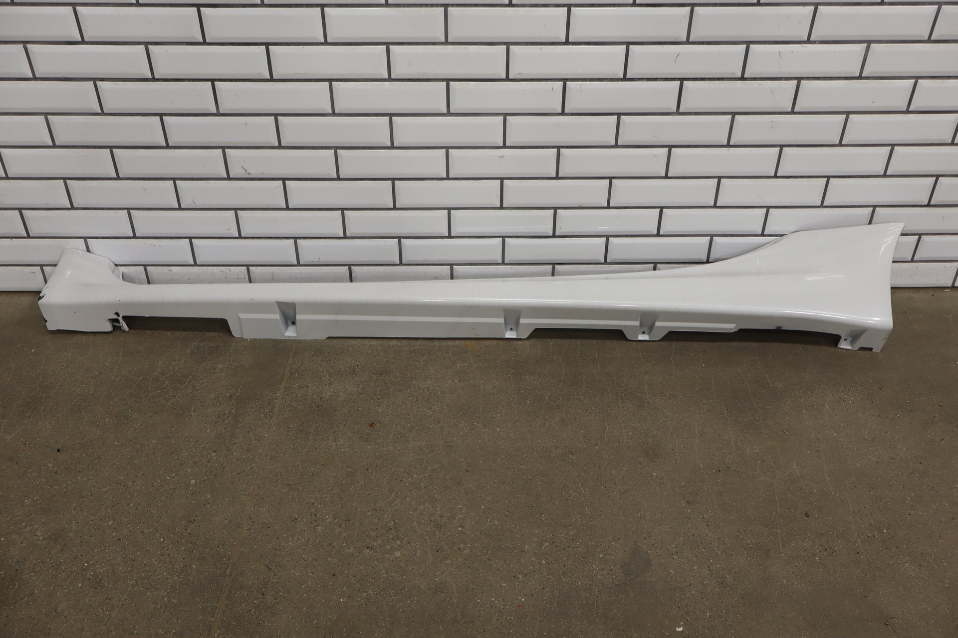 2012-2014 Mitsubishi i-MiEV SE Left Rocker Molding Diamond White Pearl W13