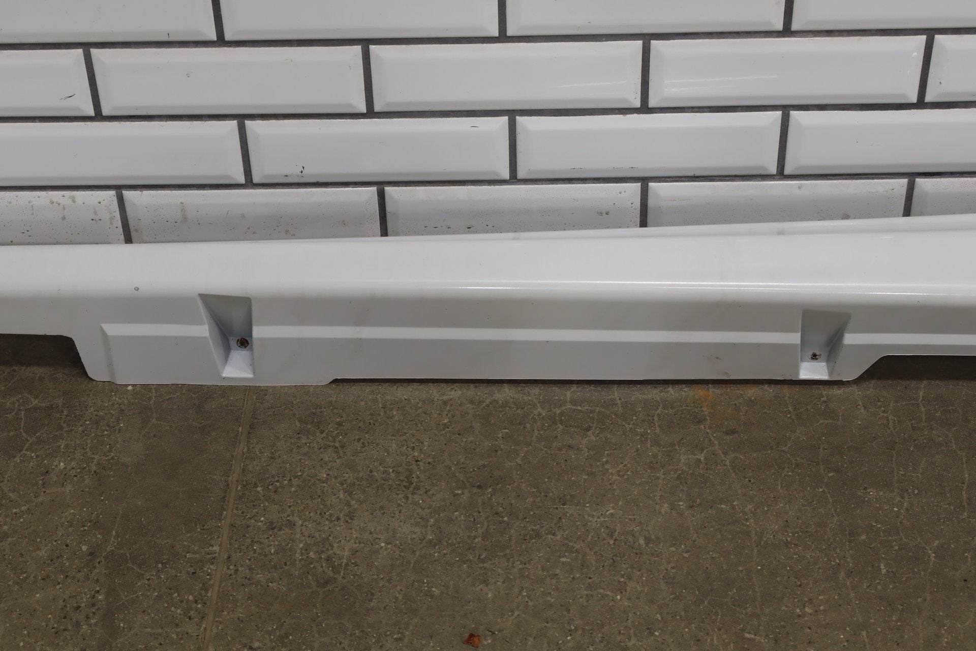 2012-2014 Mitsubishi i-MiEV SE Left Rocker Molding Diamond White Pearl W13