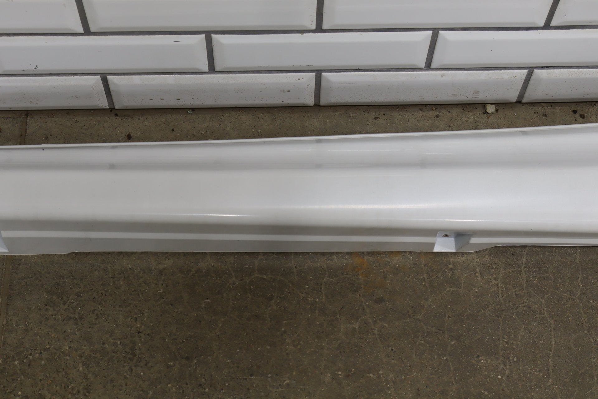 2012-2014 Mitsubishi i-MiEV SE Left Rocker Molding Diamond White Pearl W13