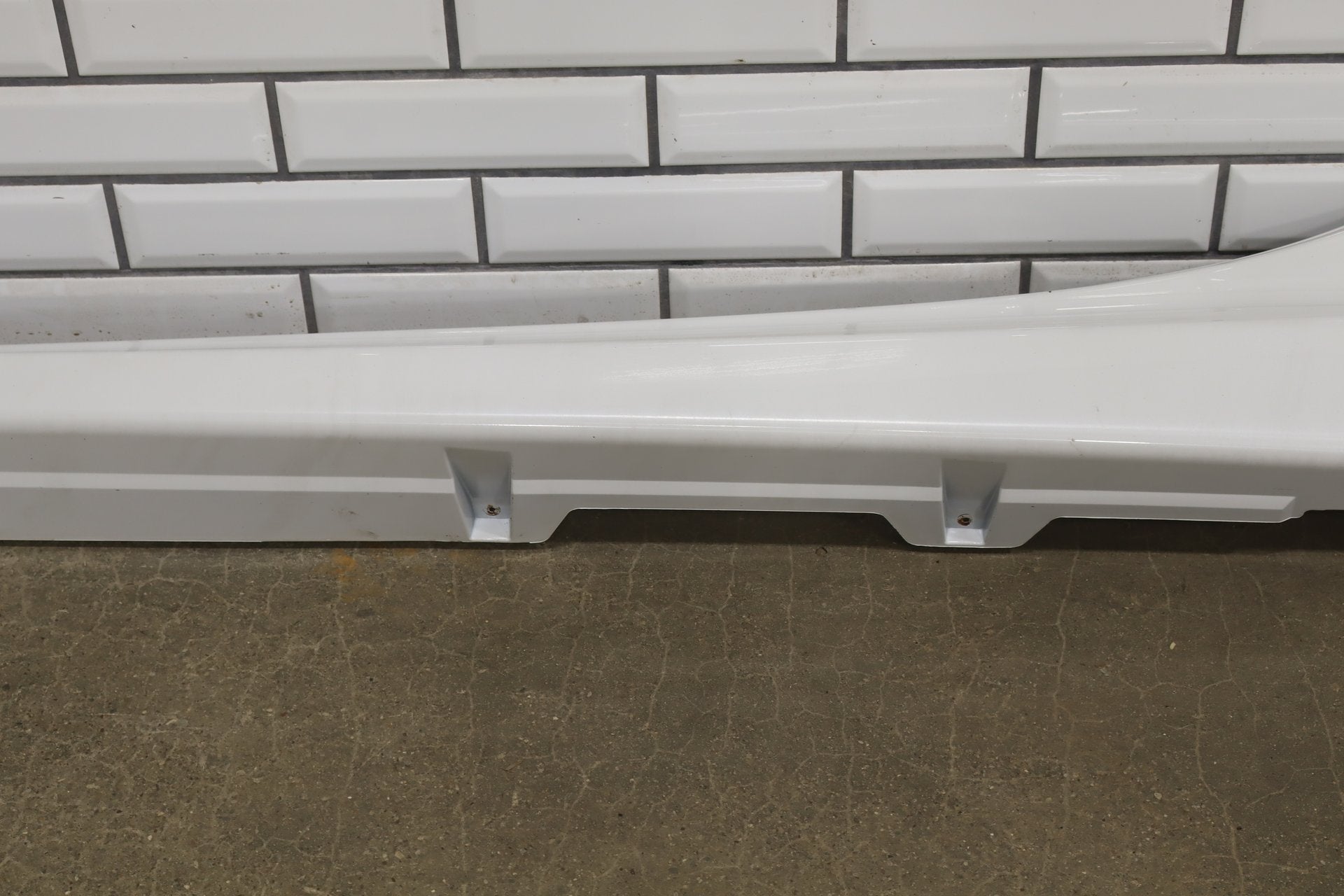 2012-2014 Mitsubishi i-MiEV SE Left Rocker Molding Diamond White Pearl W13