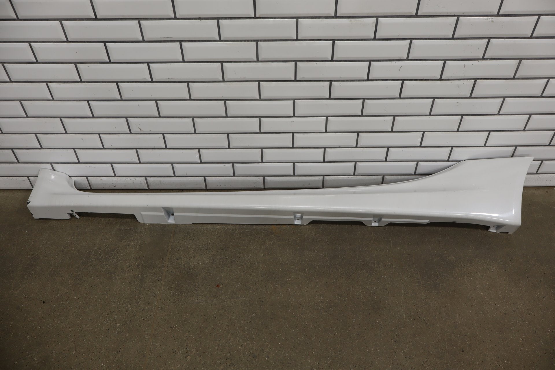 2012-2014 Mitsubishi i-MiEV SE Left Rocker Molding Diamond White Pearl W13
