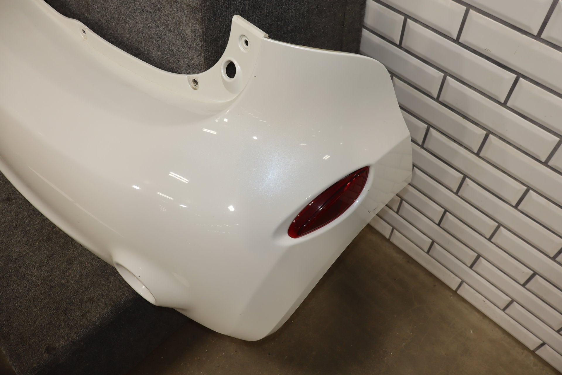 2012-2014 Mitsubishi i-MiEV SE Rear Bumper Diamond White Pearl W13