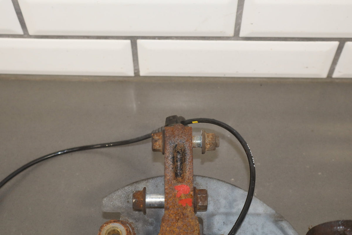 2012-2014 Mitsubishi i-MiEV SE Right Front Spindle
