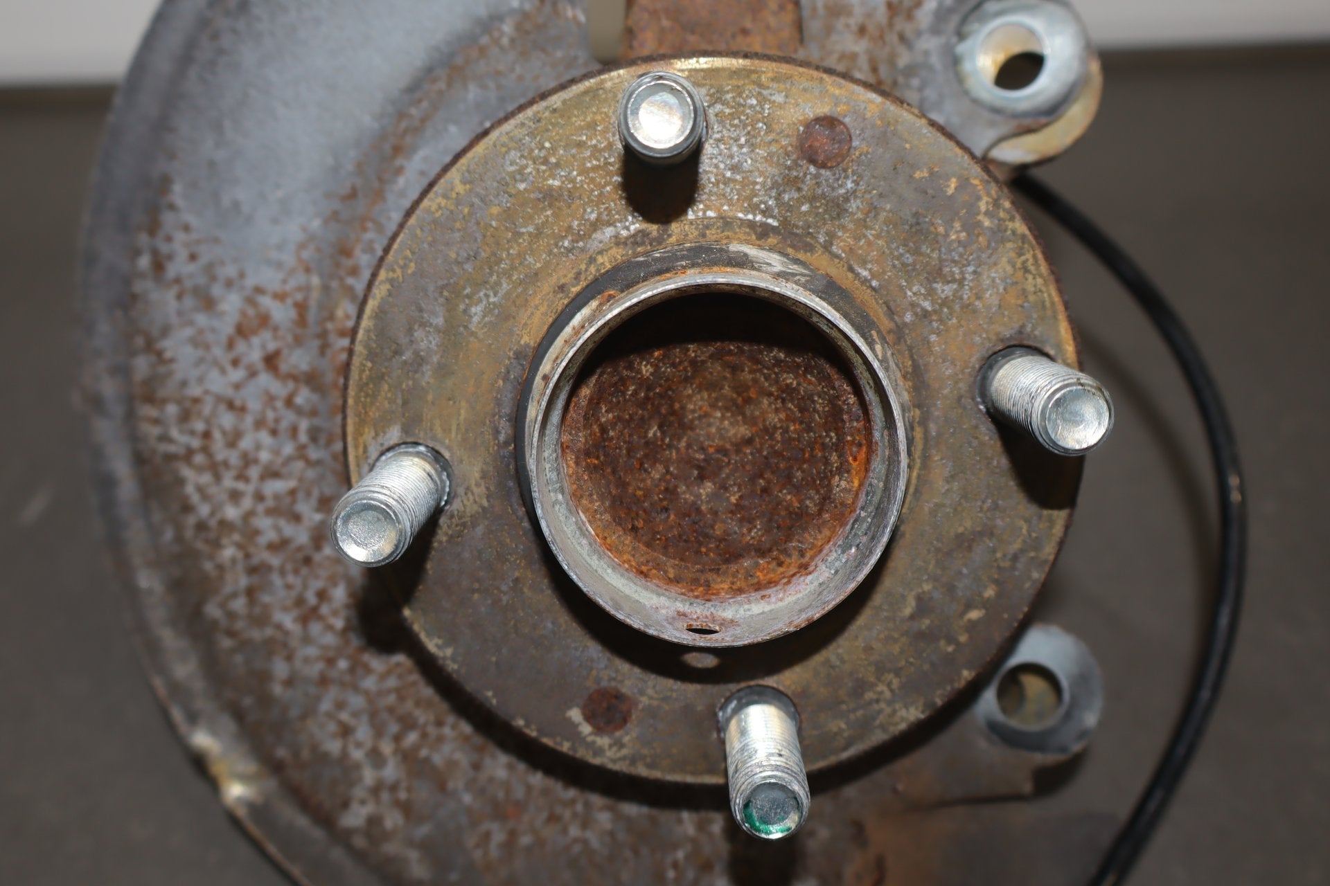 2012-2014 Mitsubishi i-MiEV SE Right Front Spindle