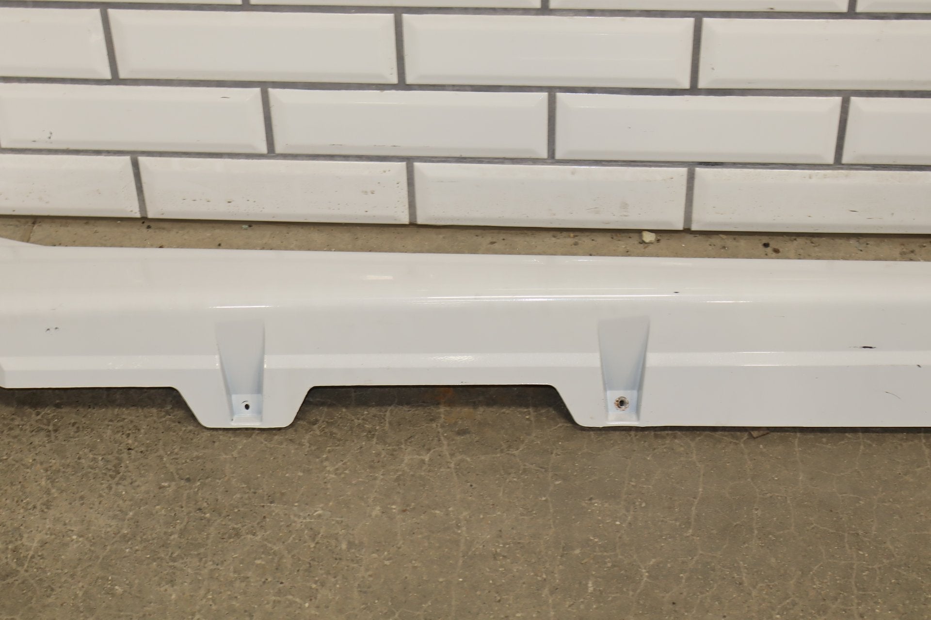 2012-2014 Mitsubishi i-MiEV SE Right Rocker Molding Diamond White Pearl Diamond White Pearl