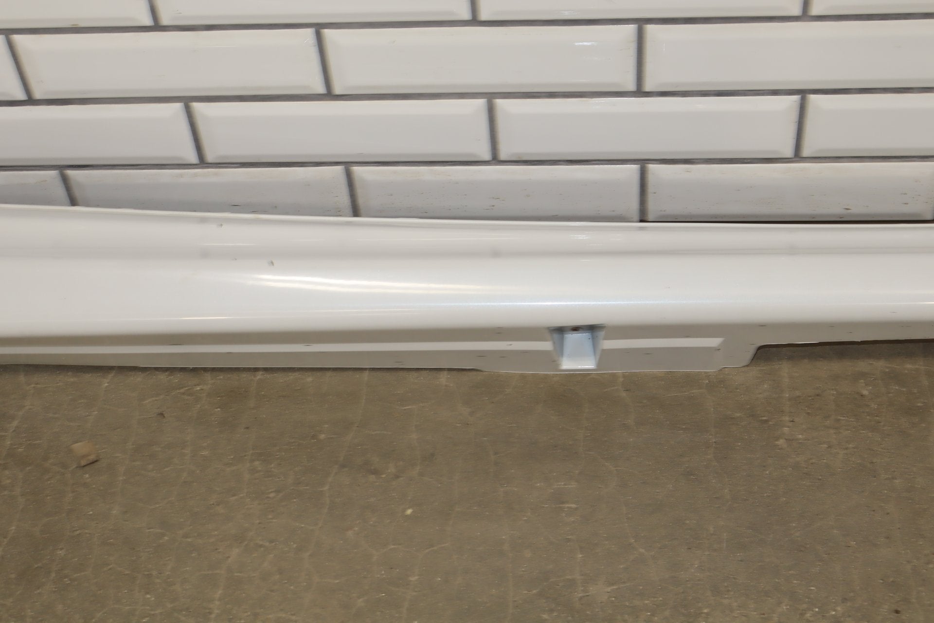 2012-2014 Mitsubishi i-MiEV SE Right Rocker Molding Diamond White Pearl Diamond White Pearl