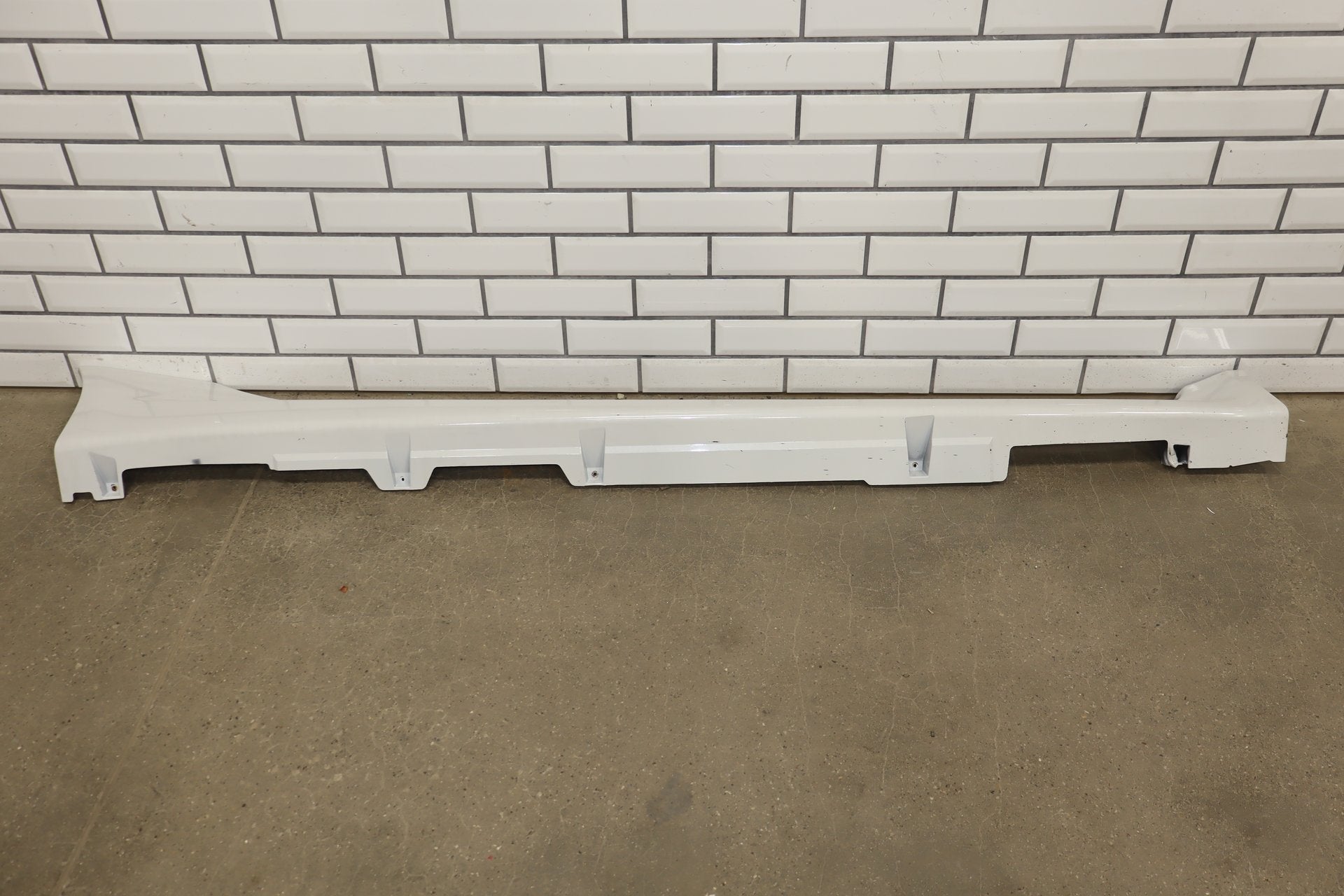 2012-2014 Mitsubishi i-MiEV SE Right Rocker Molding Diamond White Pearl Diamond White Pearl
