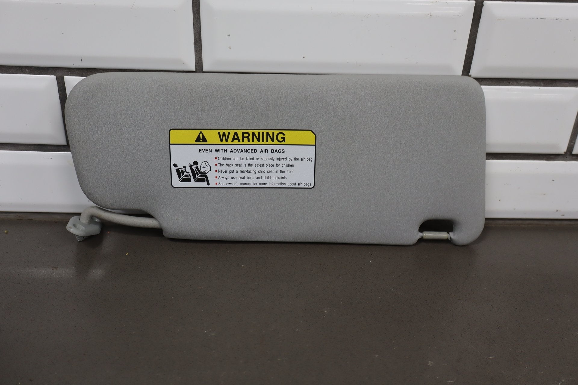 2012-2014 Mitsubishi i-MiEV SE Sun Visor Pair Left/Right Brown 83P