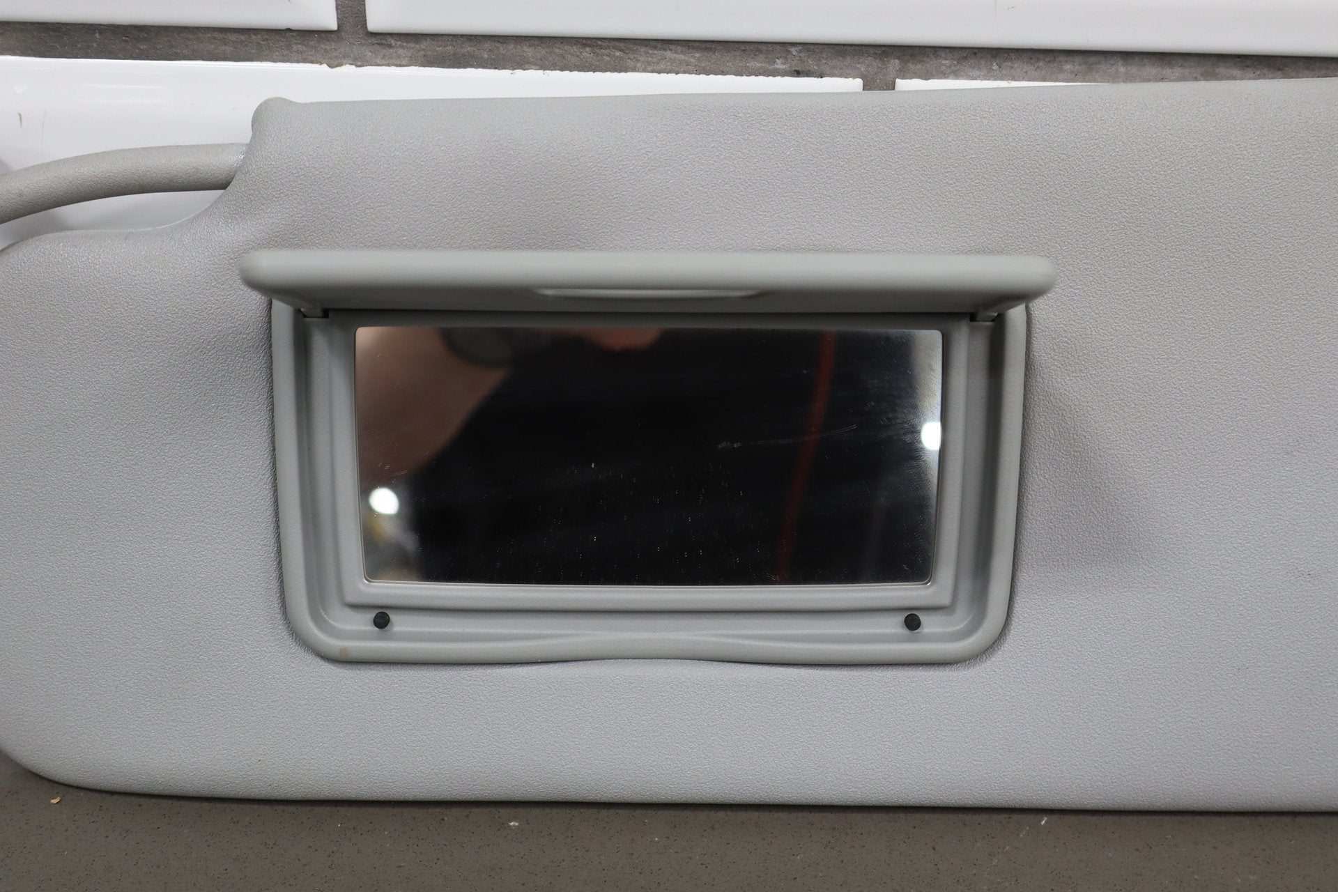 2012-2014 Mitsubishi i-MiEV SE Sun Visor Pair Left/Right Brown 83P