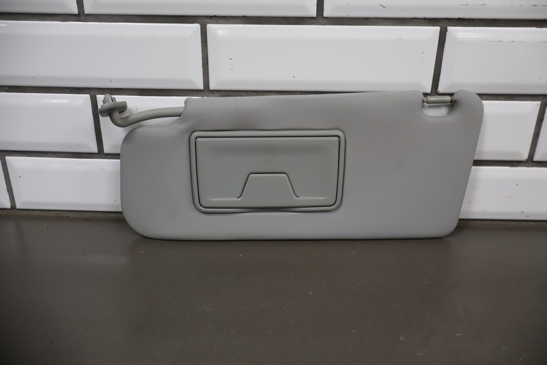 2012-2014 Mitsubishi i-MiEV SE Sun Visor Pair Left/Right Brown 83P