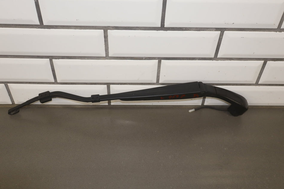 2012-2014 Mitsubishi i-MiEV SE Wiper Arm Pair