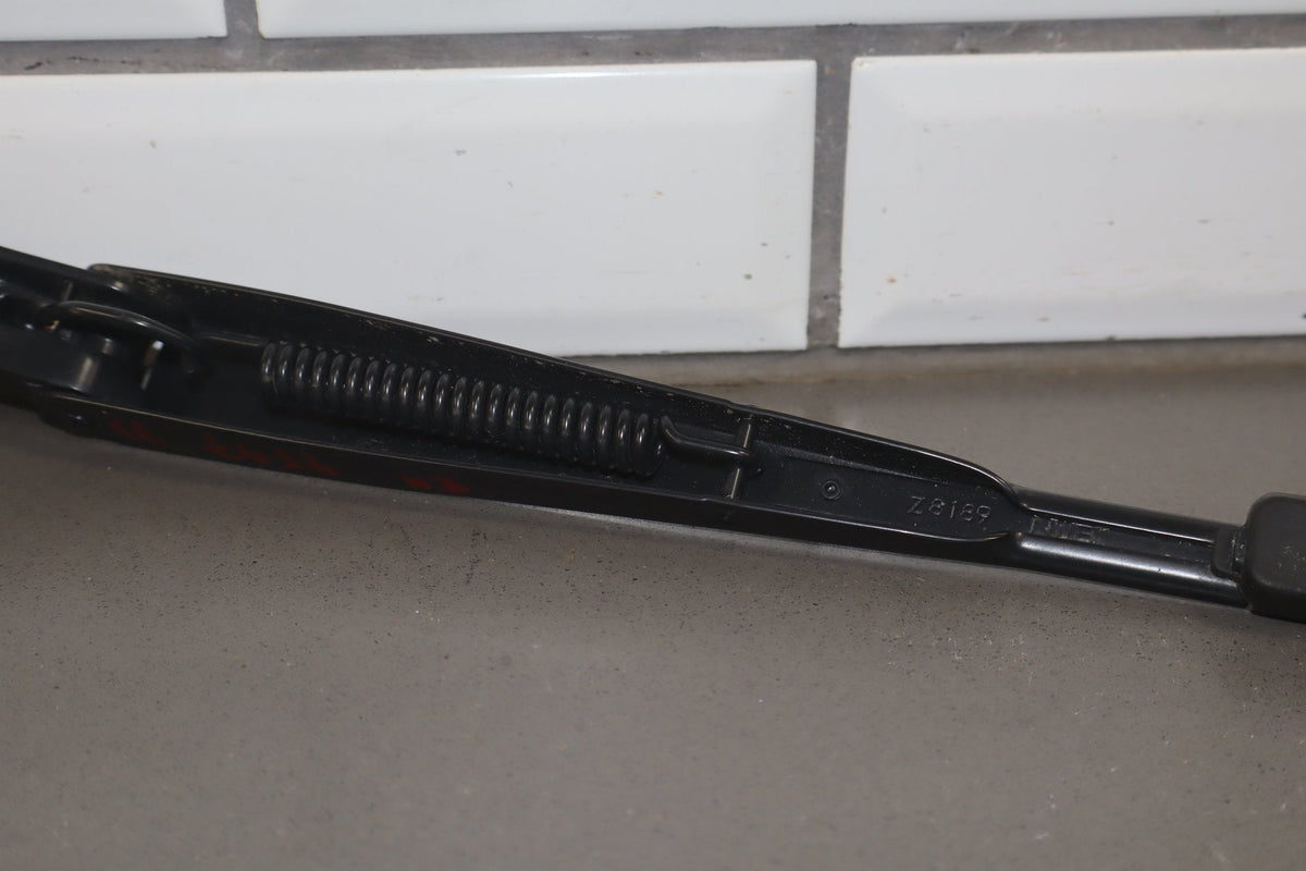 2012-2014 Mitsubishi i-MiEV SE Wiper Arm Pair