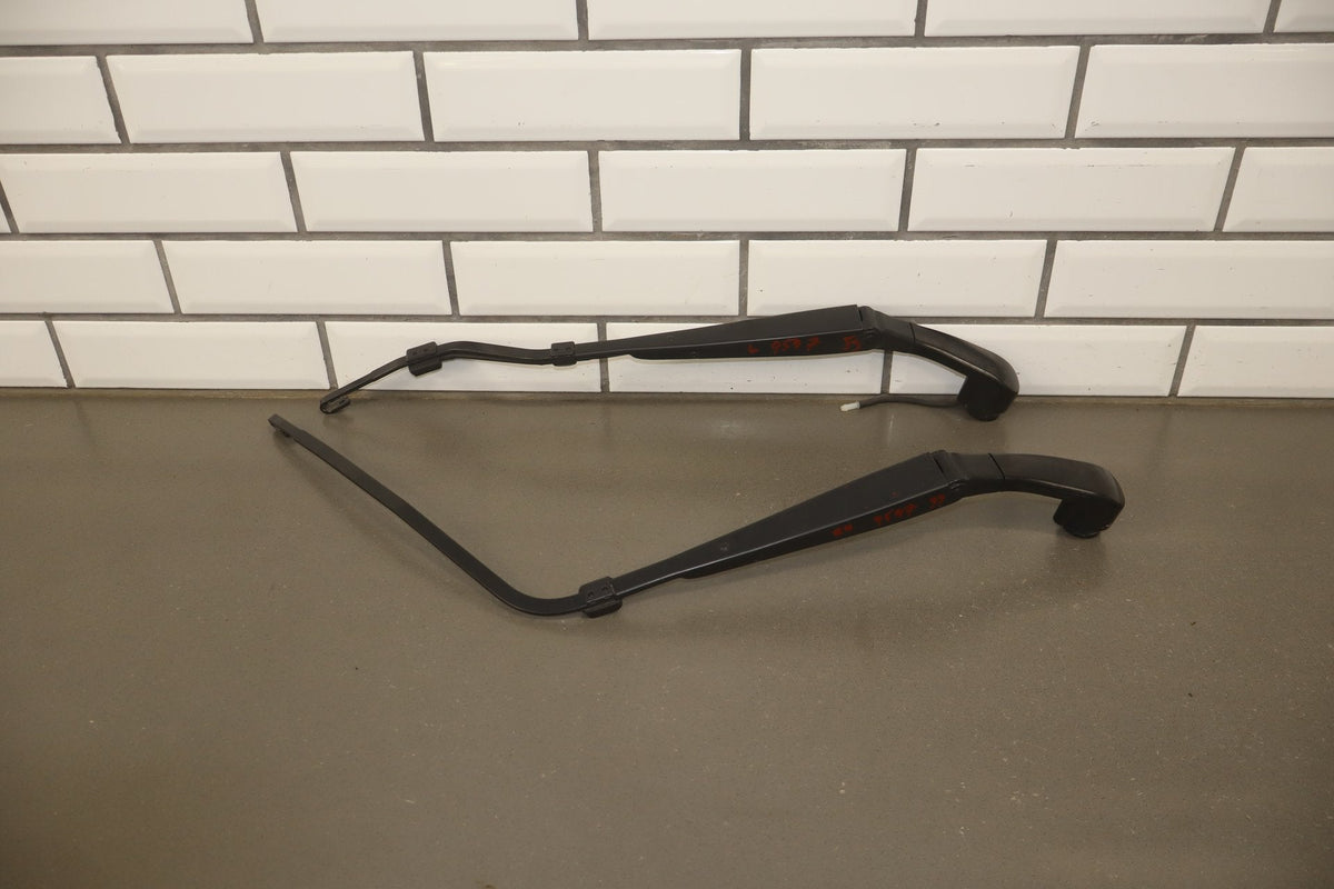 2012-2014 Mitsubishi i-MiEV SE Wiper Arm Pair