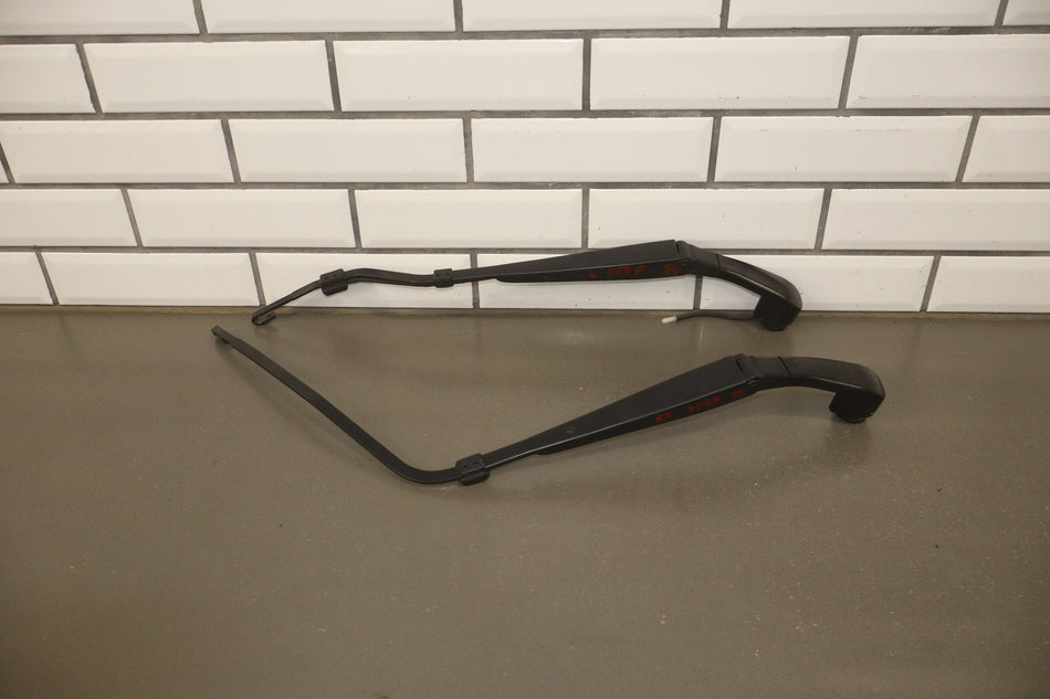 2012-2014 Mitsubishi i-MiEV SE Wiper Arm Pair