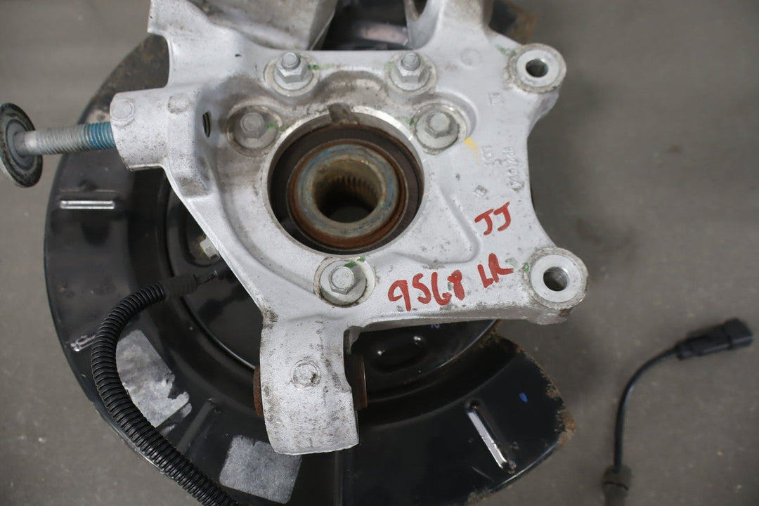 2012 - 2015 Chevrolet Camaro SS Left Rear Suspension Spindle 22809066