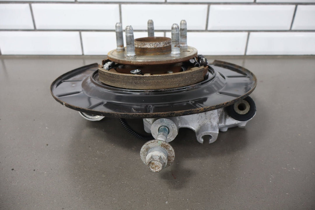 2012 - 2015 Chevrolet Camaro SS Left Rear Suspension Spindle 22809066