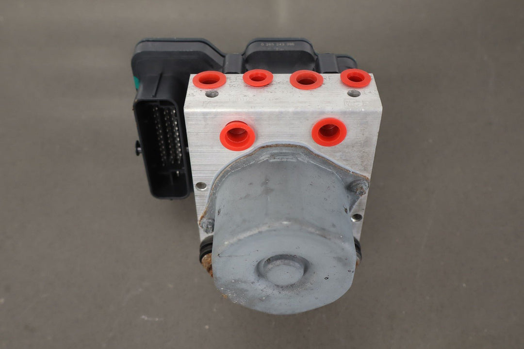 2012 - 2015 Tesla Model S ABS Anti - Lock Brake Pump & Module (6006363 - 00 - C) OEM