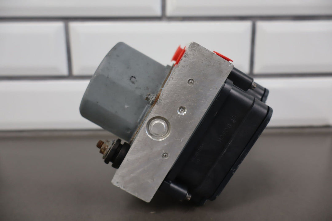 2012 - 2015 Tesla Model S ABS Anti - Lock Brake Pump & Module (6006363 - 00 - C) OEM